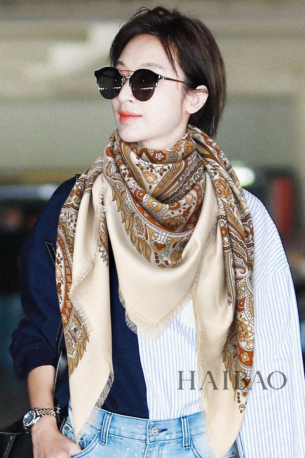 NO:178735,LP Piyana's top original list [LP Classical Garden Lock 140] Diamond pattern cashmere high-end products are presented with unprecedented, unprecedented pure cashmere. It feels so good that it is definitely another slow-handed one. The craftsmanship uses imported 300 pure plaid cashmere sequins embellishment, which is very classy, ​​low-key and small luxury. Size 140*140cm Imported pure cashmere woven high-version scarf, high-version scarf, loro piana19860909LP皮雅娜极品原单【LP古典花园锁边140】钻石纹羊绒高尖端产物重磅呈现 ,绝无仅有 史无前例 纯山羊绒 手感好到爆绝对又是一款手慢无 工艺上采用的是进口300支纯格纹羊绒亮片点缀,非常显档次,低调中带着小奢华.尺寸140*140cm 进口纯羊绒织就高版本围巾,高版本围巾,loro piana,scarf