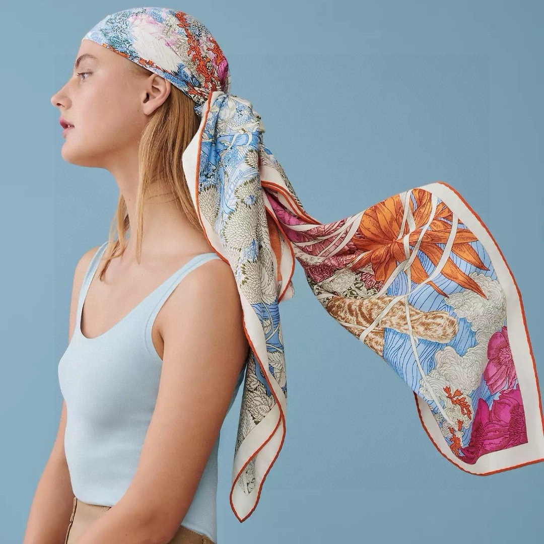 NO:178713,I bought a new cashmere model and said it was good to look. Recommended [Return to Nature 140] Double-sided same-color cashmere square scarf, top-level craftsmanship and super value Hermes counter hot products are three-dimensional presentation patterns and patterns, physical grades, and high-end special craftsmanship and high-end research and development are amazingly launched. Special cutting-edge technology processing is loved by Bai Fumei. Whether it is quality, style, price, they scream, super high cost performance, absolutely worth buying. Size 140cm*140cm, 70 cashmere silk high-version scarf, high-version scarf, hermes, real silk19860909羊绒新款买了都说好看推荐【回归自然140】双面同色羊绒方巾,顶级工艺超值爱马仕专柜爆款立体呈现图案纹路实物档次极高特殊工艺高端研发惊艳问世特殊尖端工艺处理受到白富美的喜欢 无论是品质 款式 价格都令大牌控的她们尖叫 超高性价比 绝对值得入手尺寸140cm*140cm,70羊绒真丝高版本围巾,高版本围巾,hermes,real silk,scarf