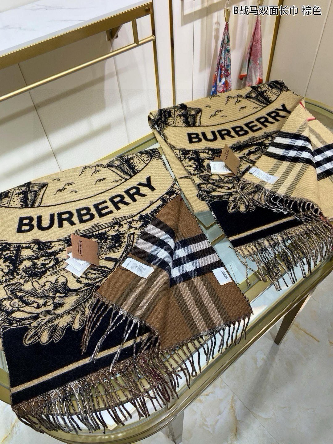 爆款巴宝莉B战马双面长巾各种好看被誉为Burberry今年最美的款最经典的提花战马徽标最美的经典配色披肩