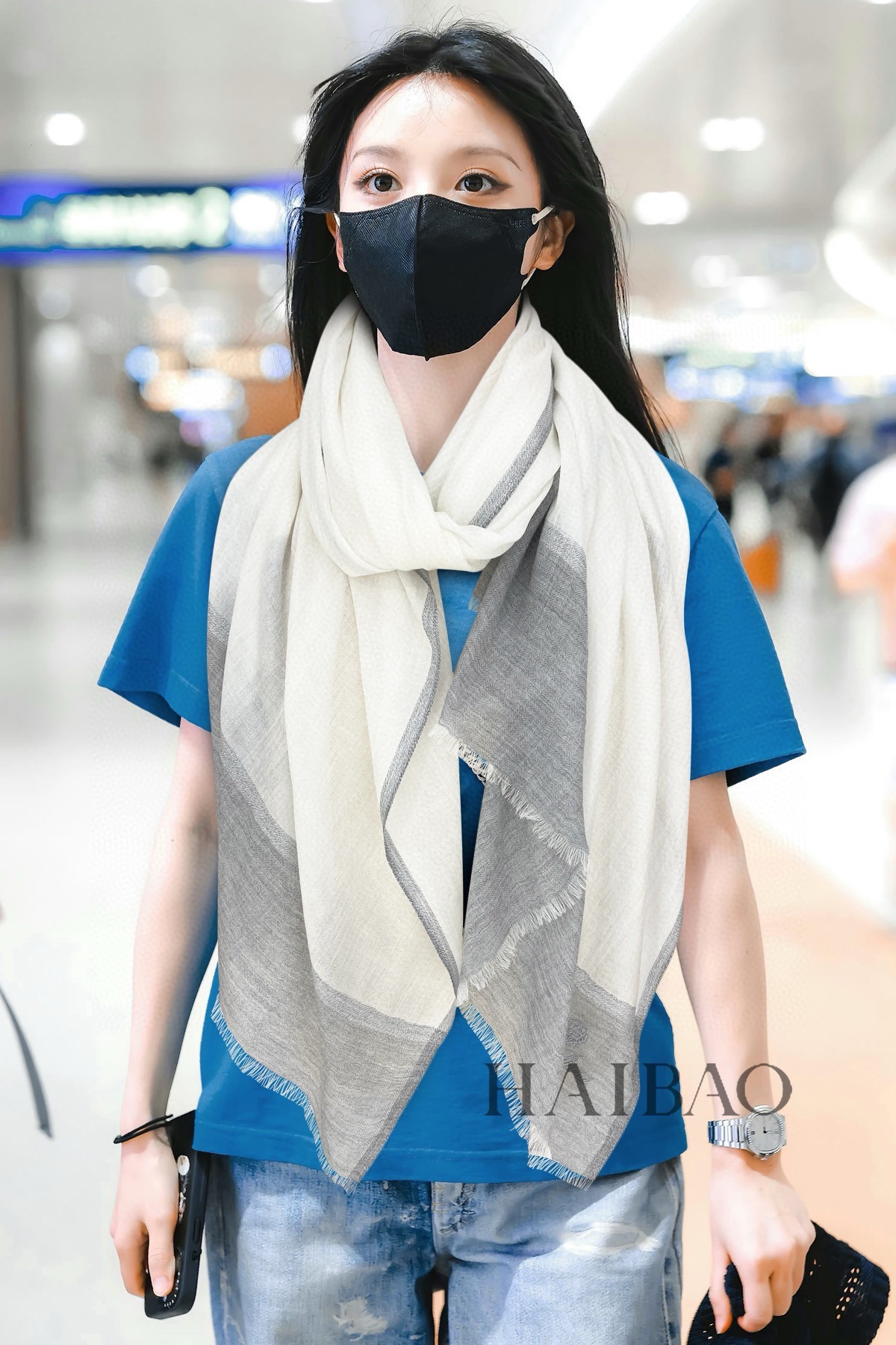 NO:183041,LP top original sheet [LP silver thread color-blocking strip-edged scarf] high-end products are presented with a heavyweight, unprecedented, pure cashmere, dark pattern jacquard, and it feels so good that it is definitely another slow-no hand-made. The craftsmanship uses imported 300 pure cashmere dark pattern plaids combined with colored edge embellishments, which is very classy, ​​low-key and small luxury. Size 90*205cm Imported pure cashmere knitted high-version scarf, high-version scarf, loro piana19860909LP极品原单【LP银线拼色条边长巾】高尖端产物重磅呈现 ,绝无仅有 史无前例 纯山羊绒 暗纹提花 手感好到爆绝对又是一款手慢无 工艺上采用的是进口300支纯羊绒暗纹格子结合彩边点缀,非常显档次,低调中带着小奢华.尺寸90*205cm 进口纯羊绒织就高版本围巾,高版本围巾,loro piana,scarf