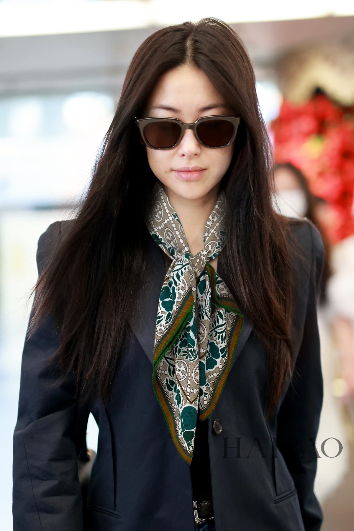 NO:183027,New cashmere model, recommended by everyone after buying it, Toriboch [Retro Flower Double-Side Two-Color 90] Cashmere Square Scarf, Double-Side Two-Color 90, Double-Side Two-Color, Top-level craftsmanship, Super Value, Three-dimensional Presentation Patterns, Patterns, Extremely High-Level Special craftsmanship, High-End R&D, Special Advanced Technology, Special Advanced Processing, Beloved by Bai Fumei, No matter the quality, style, price, they scream, Super High-Price Performance, It is definitely worth buying, Size 90*90cm, 70 cashmere silk high-version scarf, High-version scarf, Real Silk19860909羊绒新款 买了都说好看推荐托里伯奇【复古花卉双面双色90】羊绒方巾,双面双色双用,顶级工艺超值立体呈现图案纹路实物档次极高特殊工艺高端研发惊艳问世特殊尖端工艺处理受到白富美的喜欢 无论是品质 款式 价格都令大牌控的她们尖叫 超高性价比 绝对值得入手尺寸90*90cm,70羊绒真丝高版本围巾,高版本围巾,real silk,scarf