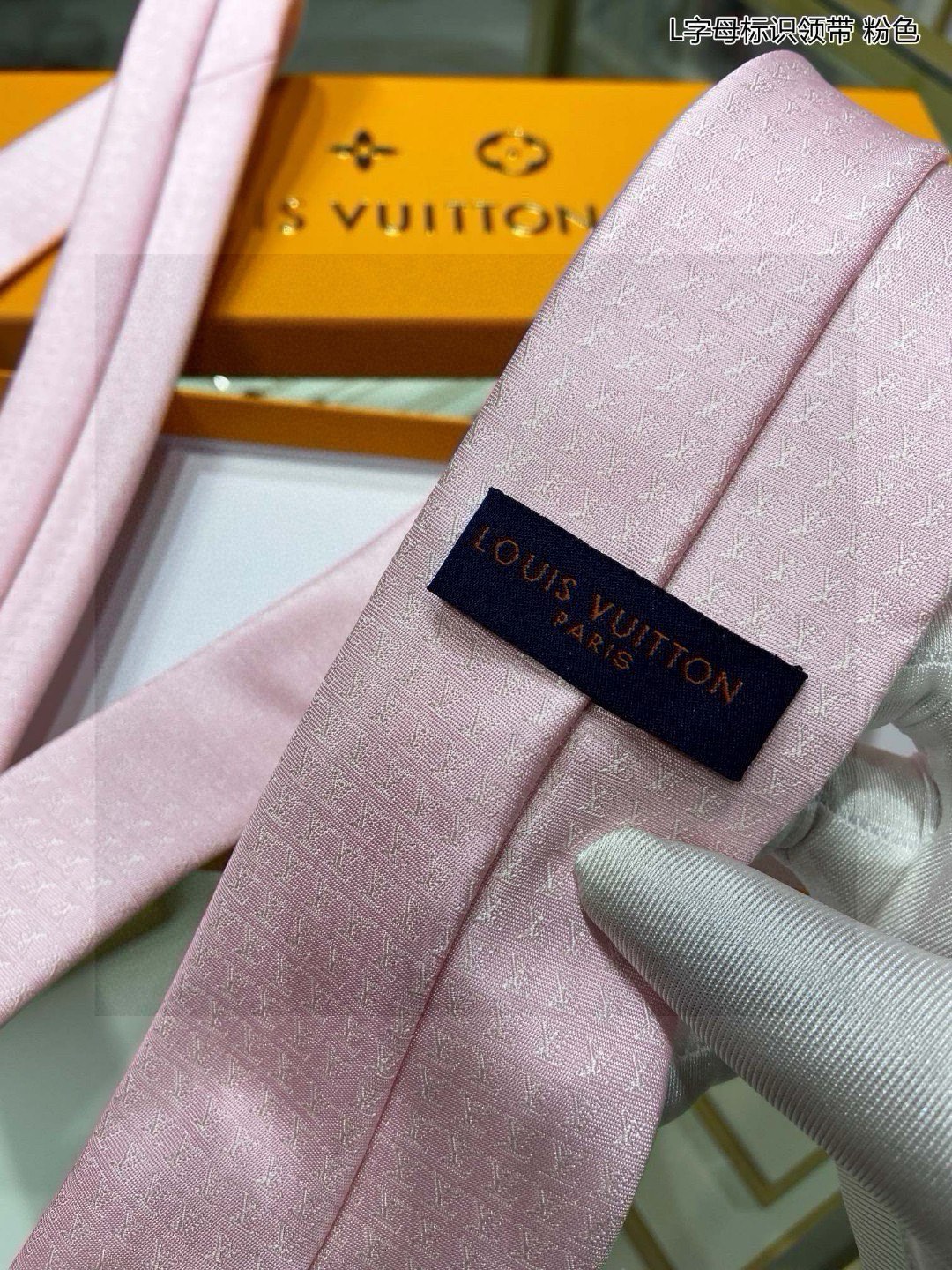 P180 Men’s L-Letter-Marked Tie Collection: Elegant, High-Quality Silk for Stylish Men - 图片 8
