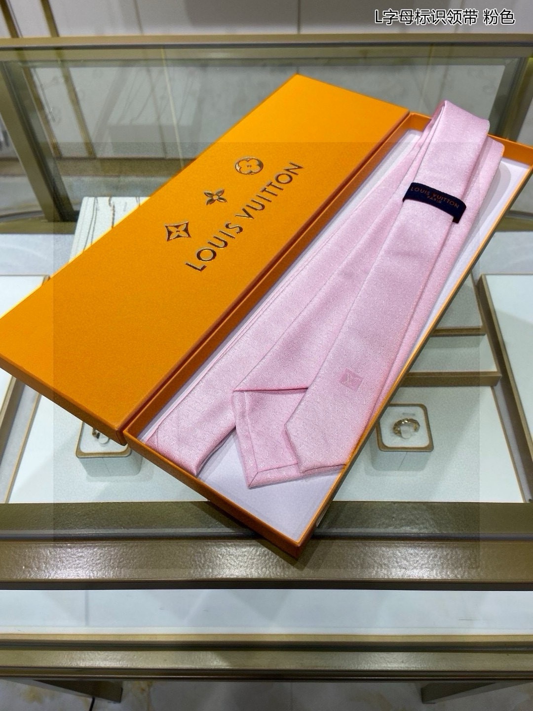P180 Men’s L-Letter-Marked Tie Collection: Elegant, High-Quality Silk for Stylish Men - 图片 6