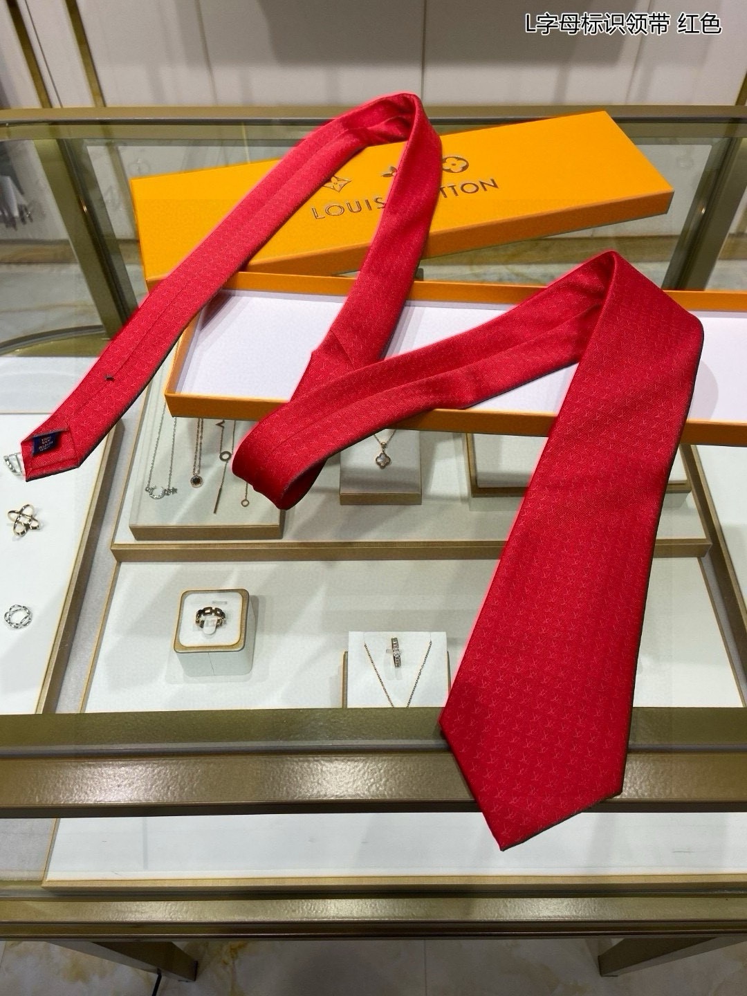 P180 Men’s L-Letter-Marked Tie Collection: Elegant, Quality Silk for Stylish Men - 图片 8