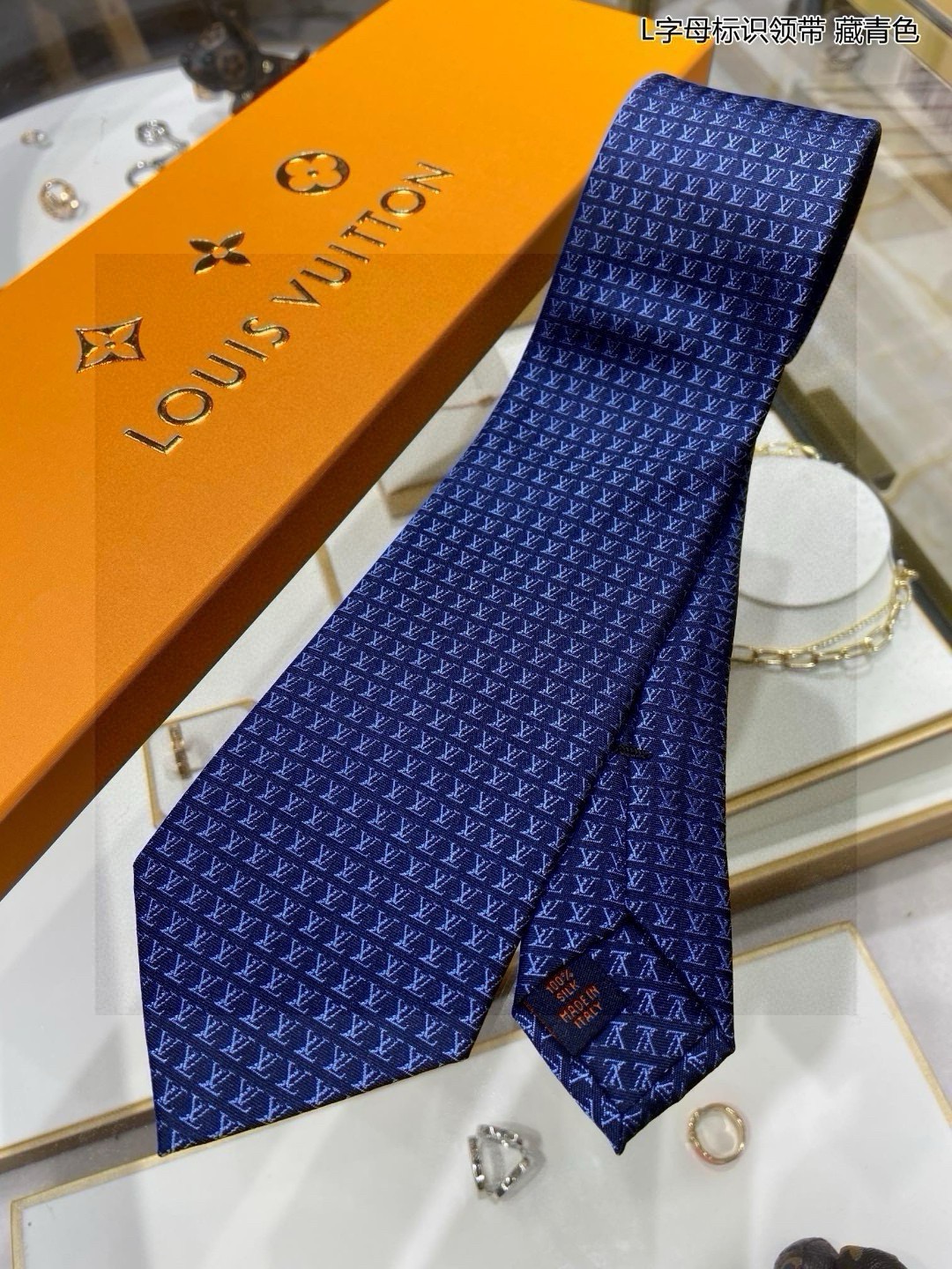 P180 Men’s L-Letter-Marked Tie Collection: Elegant, High-Quality Silk Ties for Men - 图片 5