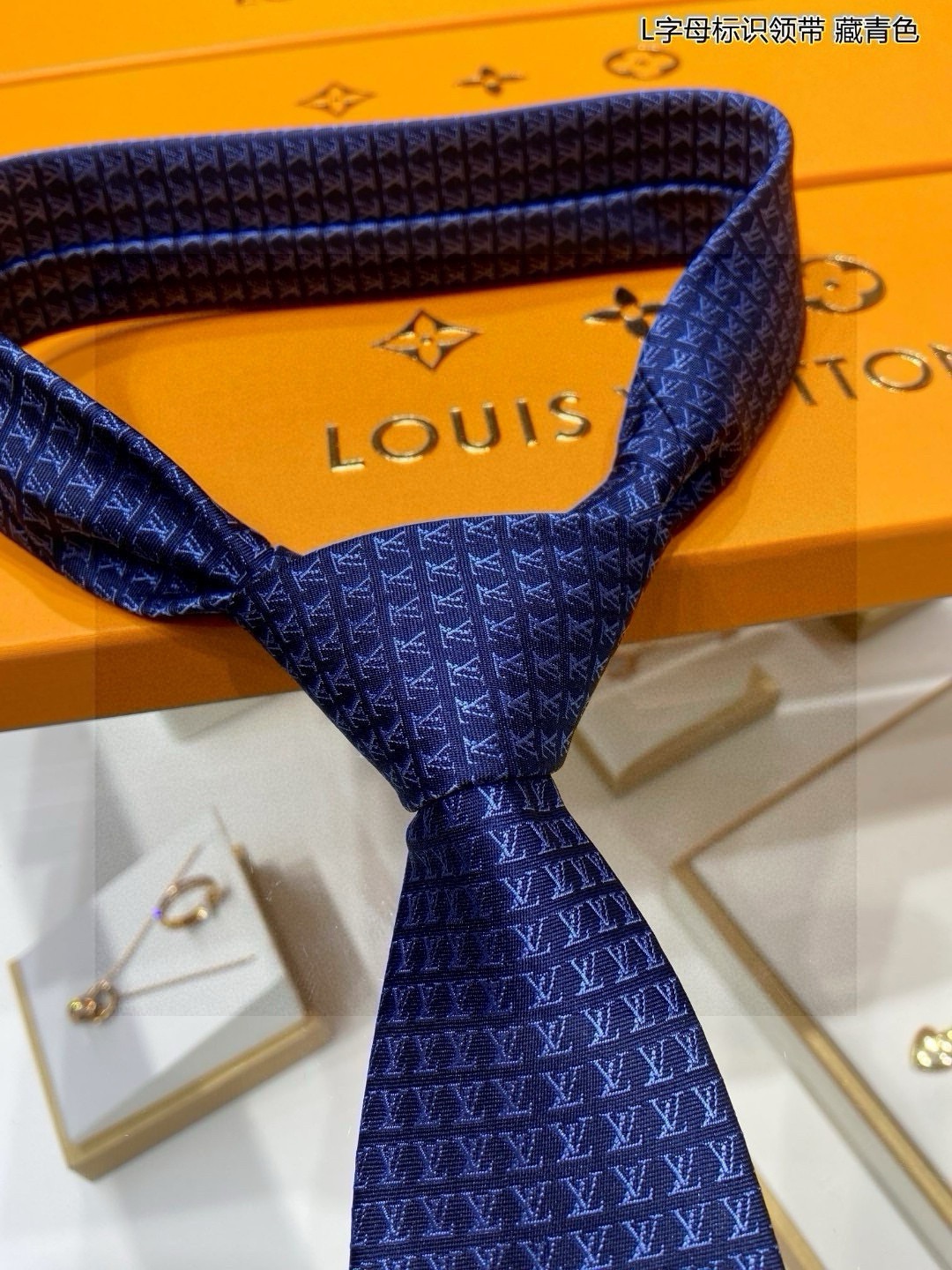 P180 Men’s L-Letter-Marked Tie Collection: Elegant, High-Quality Silk Ties for Men - 图片 7