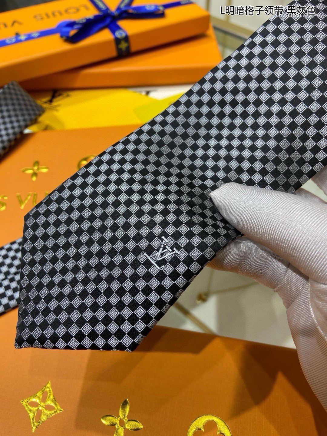 Luxurious Men’s Ties: Synthetic P180 Series with Iconic Damier Pattern. - 图片 7
