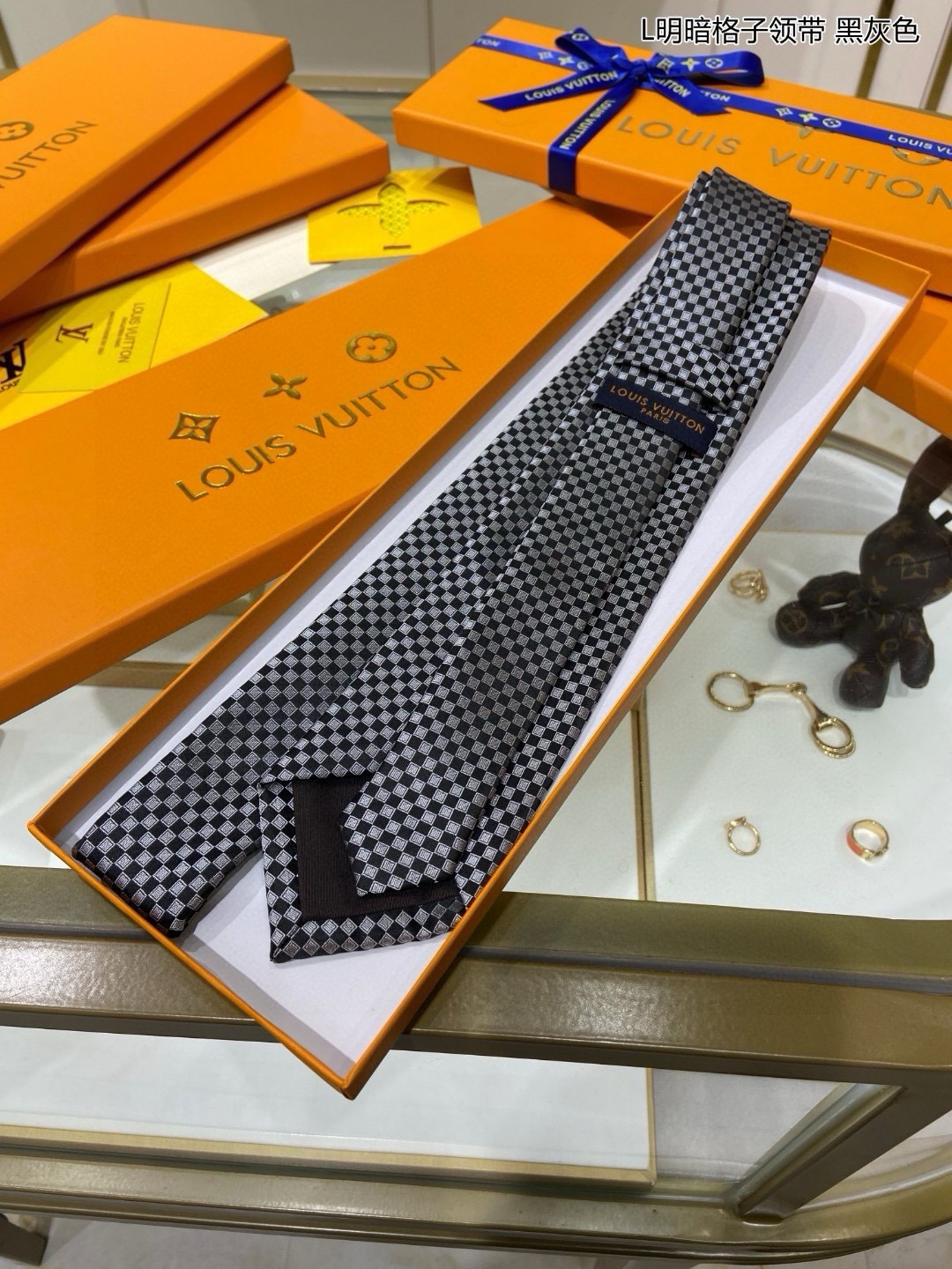 Luxurious Men’s Ties: Synthetic P180 Series with Iconic Damier Pattern. - 图片 5