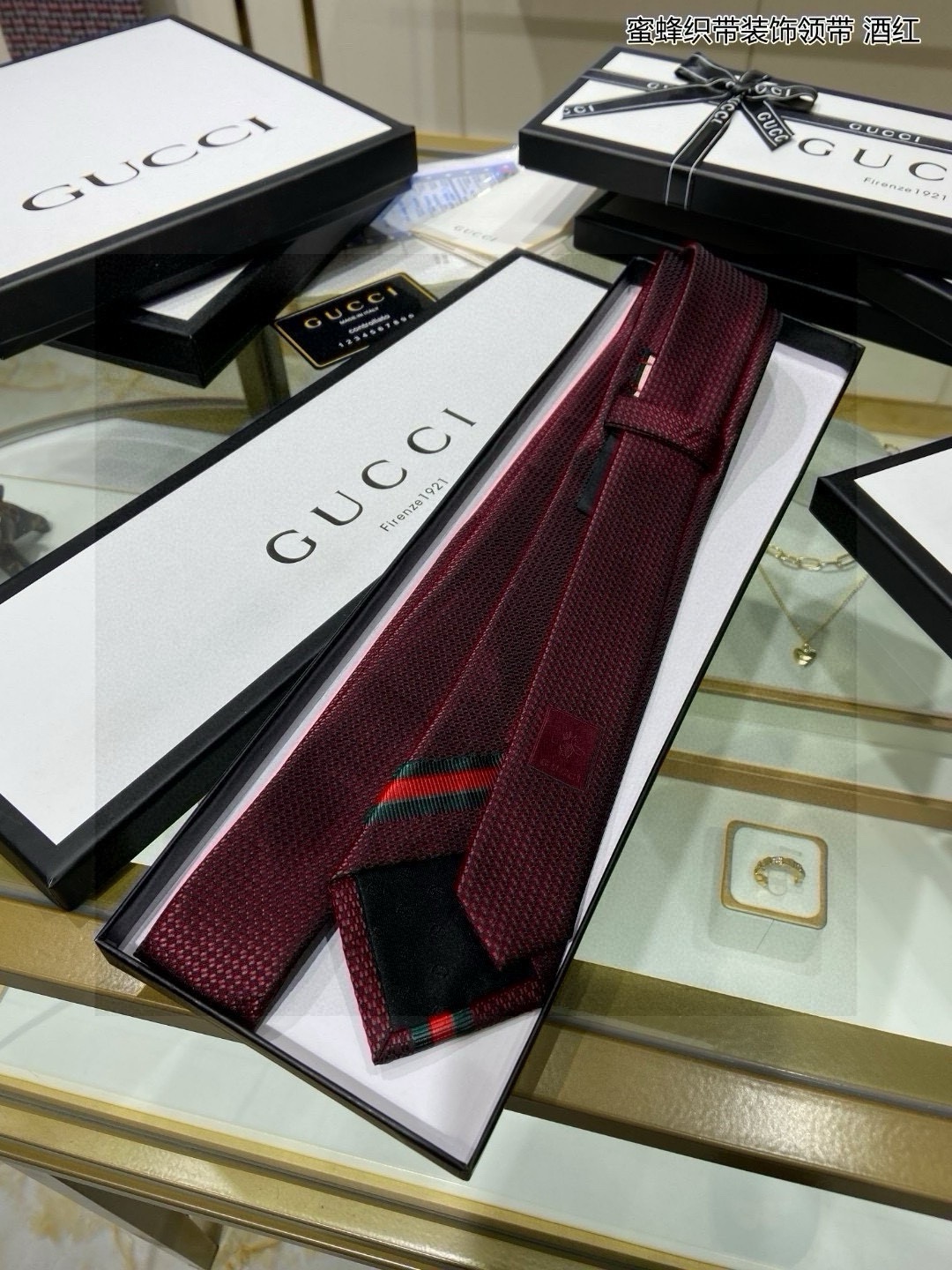 “Iconic Bee Theme: Elegant Handmade Silk Ties for Men’s Fashion” - 图片 6
