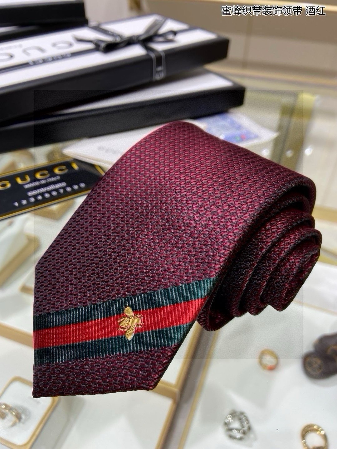 “Iconic Bee Theme: Elegant Handmade Silk Ties for Men’s Fashion” - 图片 4