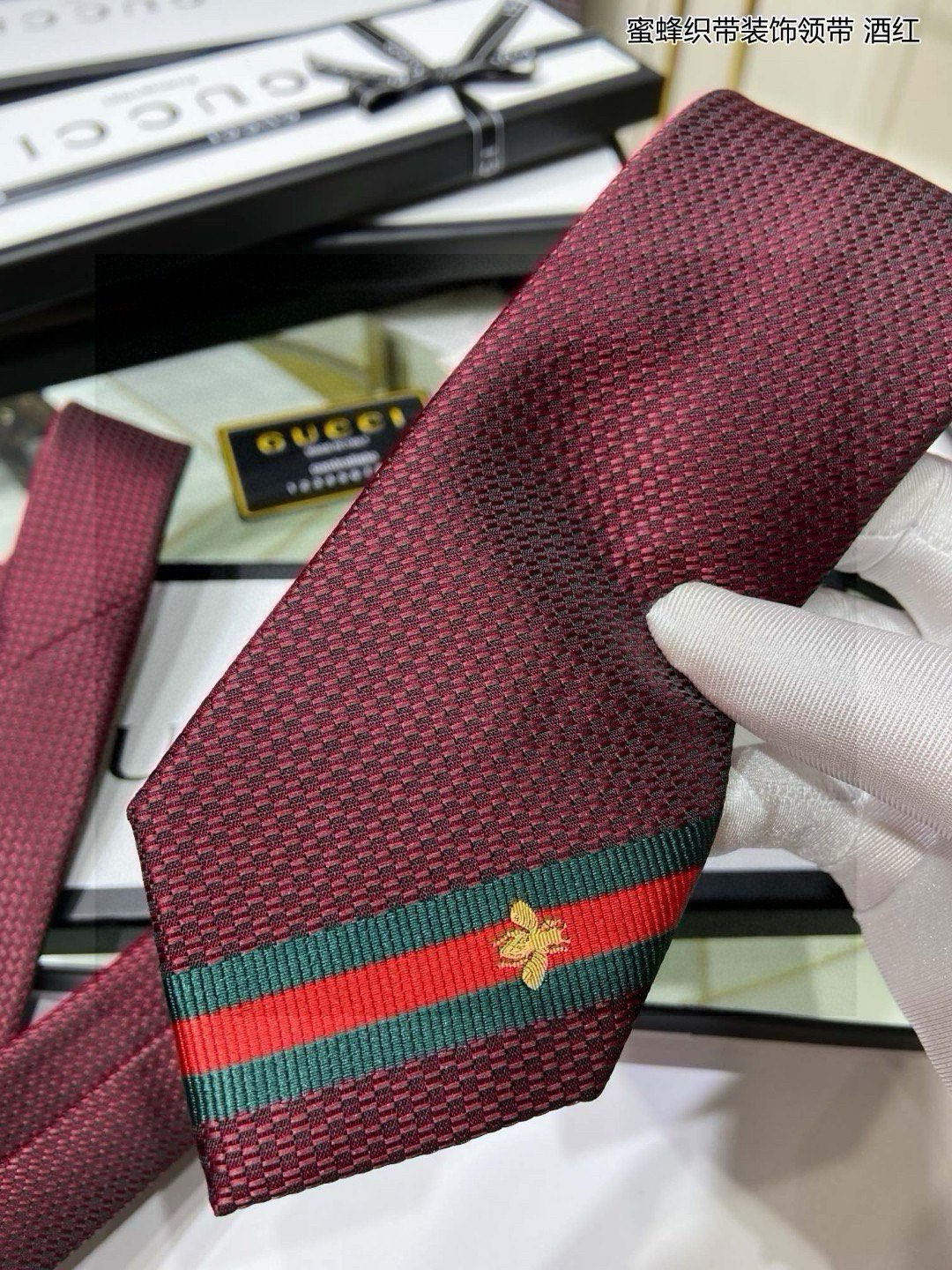 “Iconic Bee Theme: Elegant Handmade Silk Ties for Men’s Fashion” - 图片 8