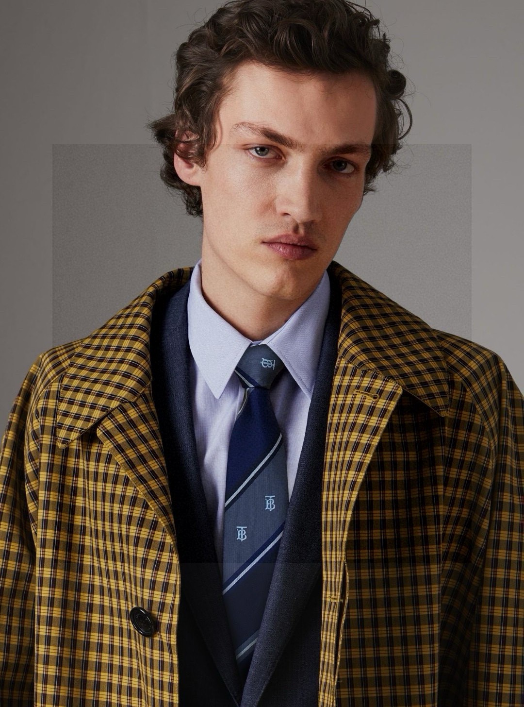 Elegant and Iconic: B Family’s Top-of-the-Art Silk Tie Choice