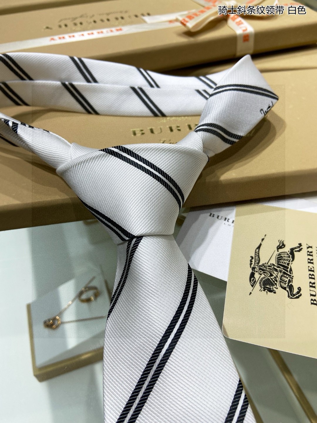 Vintage “B” Counter: Ideal Choice for Men’s Fashion with Top-of-the-Art Silk - 图片 5
