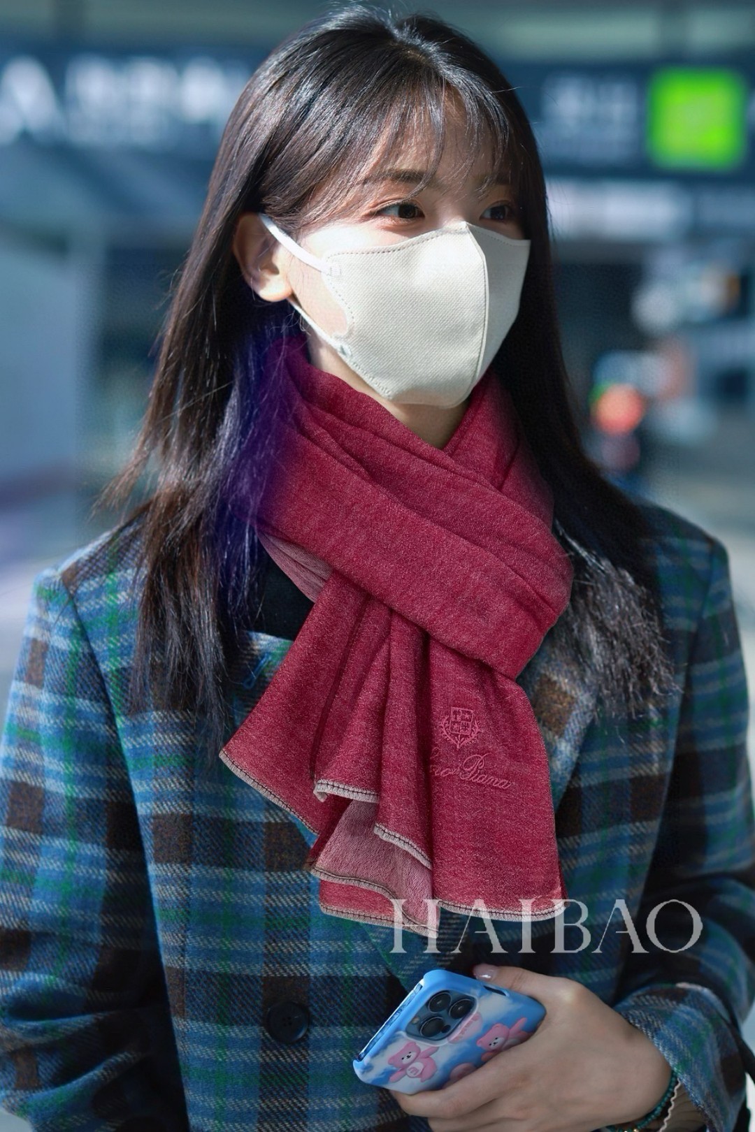 NO:187256,LP top original list [LP lightweight curly scarf] high-end products are presented with a heavy weight, unprecedented, pure cashmere, and it feels so good that it is definitely another slow-handed one. The process uses 300 imported pure cashmere, which is very classy, ​​low-key and small luxury. Size 90*205cm Imported pure cashmere woven with high-version scarf, high-version scarf, loro piana19860909LP极品原单【LP轻盈卷边长巾】高尖端产物重磅呈现 ,绝无仅有 史无前例 纯山羊绒 手感好到爆绝对又是一款手慢无 工艺上采用的是进口300支纯羊绒,非常显档次,低调中带着小奢华.尺寸90*205cm 进口纯羊绒织就高版本围巾,高版本围巾,loro piana,scarf