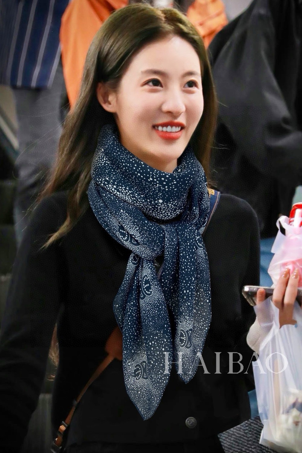 NO:187261,High-end custom Selin [CL Starry Sky Double-Side Same Color Square Scarf] Recommended VIPs, you must start quickly [High-end, love women's beauty, very few goods, you can use true and beautiful things all seasons to make people very, very heart-wrenching. The upper body effect is simply beautiful. The quality is very perfect. The whole scarf gives people a big brand aura and is very exquisite and beautiful. It is definitely worth buying a new model. Once you get the real thing, you will be glad that you are a beautiful product for women. It is worth evaluating the perfect temperament and taste. Ditails' first choice VIPs. On*cm 70 cashmere silk high-version scarf, high-version scarf, christian louboutin, celine, real silk19860909高端定制赛琳【CL星空双面同色方巾】抢VIP推荐 下手一定要快【高端 大爱女人尤物 货极少 四季都可以用真心美的让人非常非常心动 上身效果简直美翻了 品质非常完美 整个围巾给人大牌气场的同时又非常精致秀丽绝对值得入手的新款 实物一拿到就会庆幸自己是女人的绝美好货 值得品鉴完美气质品味Ditails首选VIP们 上*cm 70羊绒真丝高版本围巾,高版本围巾,christian louboutin,celine,real silk,scarf