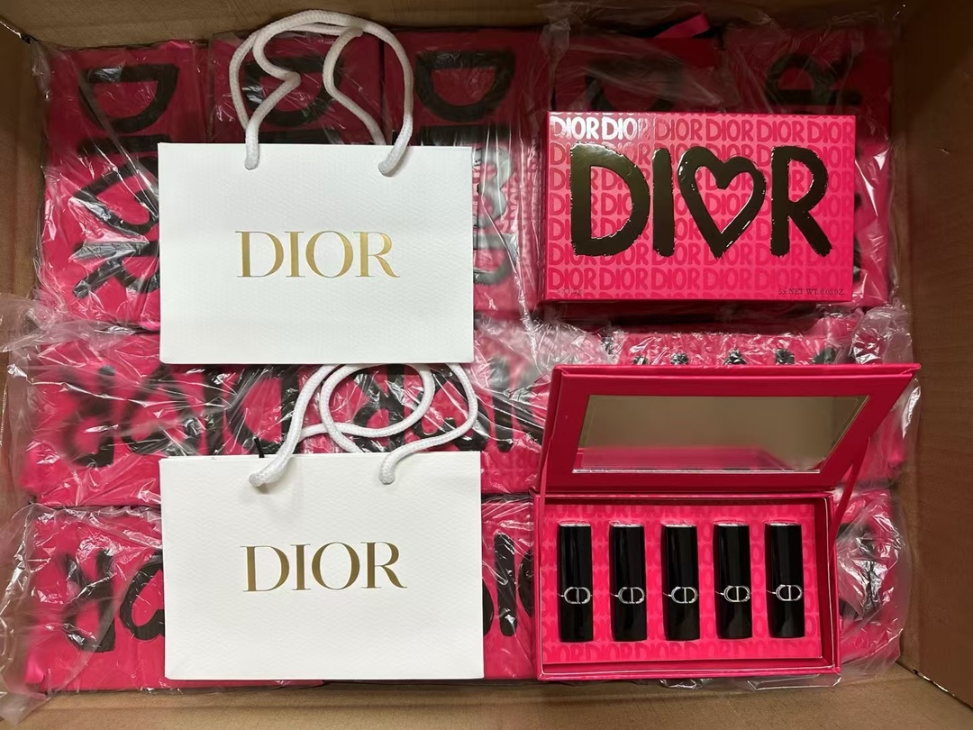 70. Nuevo set de cinco muestras de lápiz labial Dior con corazón 🔜 ¡Calidad uno a uno! ❗ ¡Versión de máxima calidad! E…