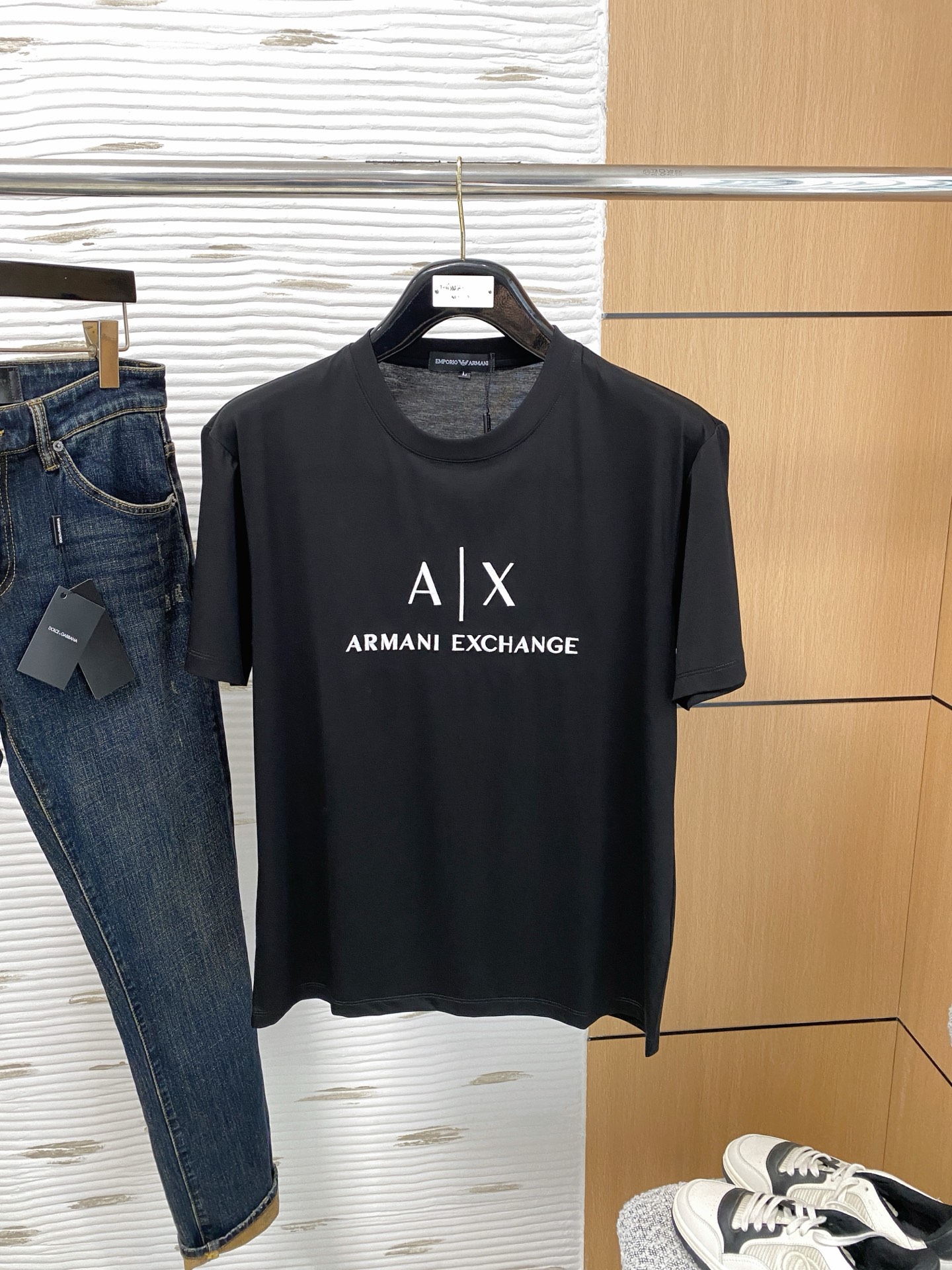 NO:153367,Armani, the latest short-sleeved T-shirt in 2025, top printed letter pattern logo on the chest, fabric cotton, comfortable and soft, handsome and fashionable, size M-XXXL,,armani, T-shirt,tees, t-shirt,alexander wang19860909阿玛尼、2025最新款短袖T恤,胸前顶级印花字母图案logo,面料棉 舒适柔软,帅气时尚,码数M-XXXL,,armani,T-shirt,tees，t-shirt,alexander wang,Men's clothing