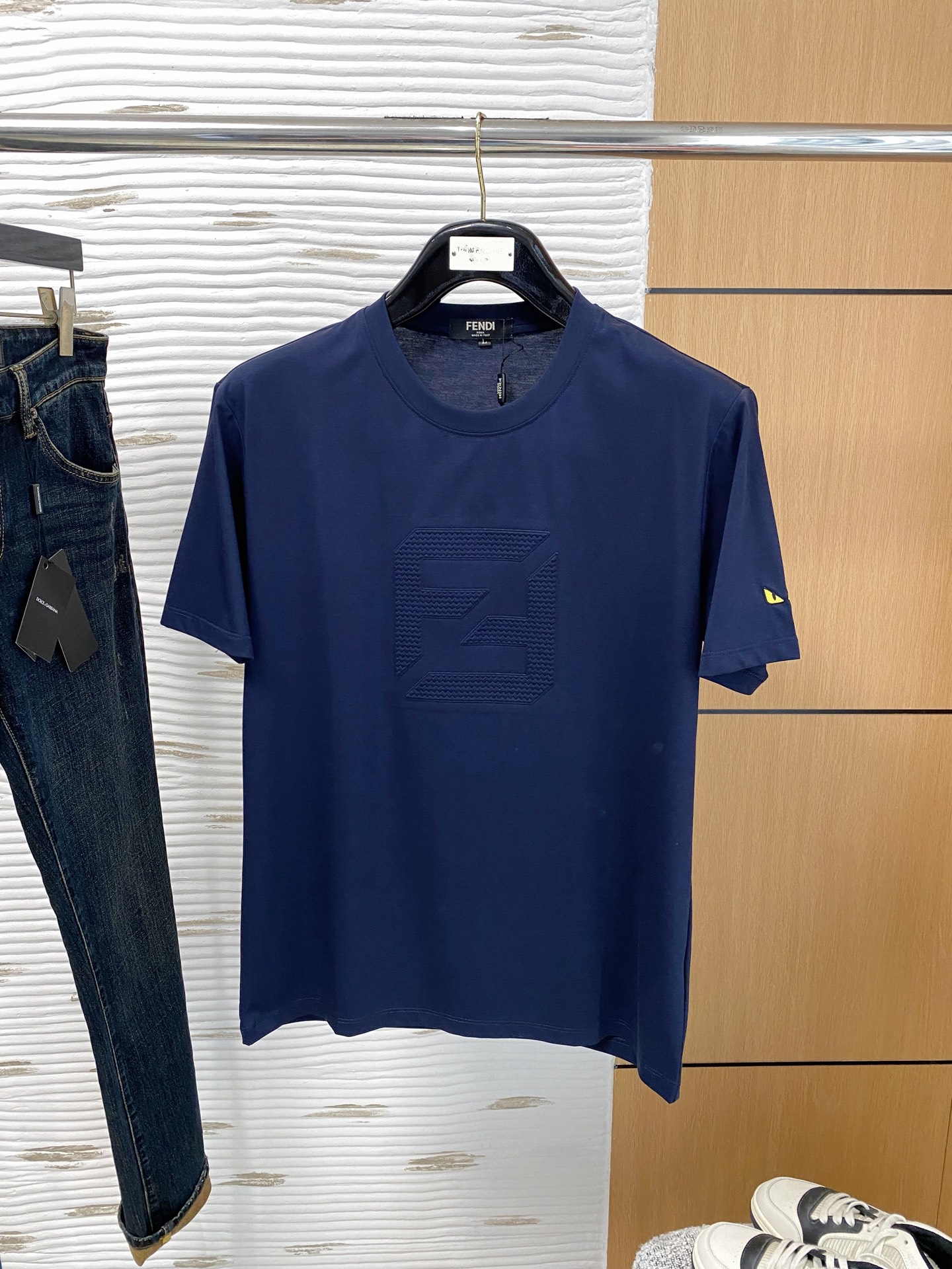 NO:155041,Fendi, the latest short-sleeved T-shirt in 2025, top printed letter pattern logo on the chest, fabric cotton comfortable and soft, handsome and fashionable, size M-XXXL,,fendi, T-shirt,tees, t-shirt,alexander wang19860909芬迪、2025最新款短袖T恤,胸前顶级印花字母图案logo,面料棉 舒适柔软,帅气时尚,码数M-XXXL,,fendi,T-shirt,tees，t-shirt,alexander wang,Men's clothing