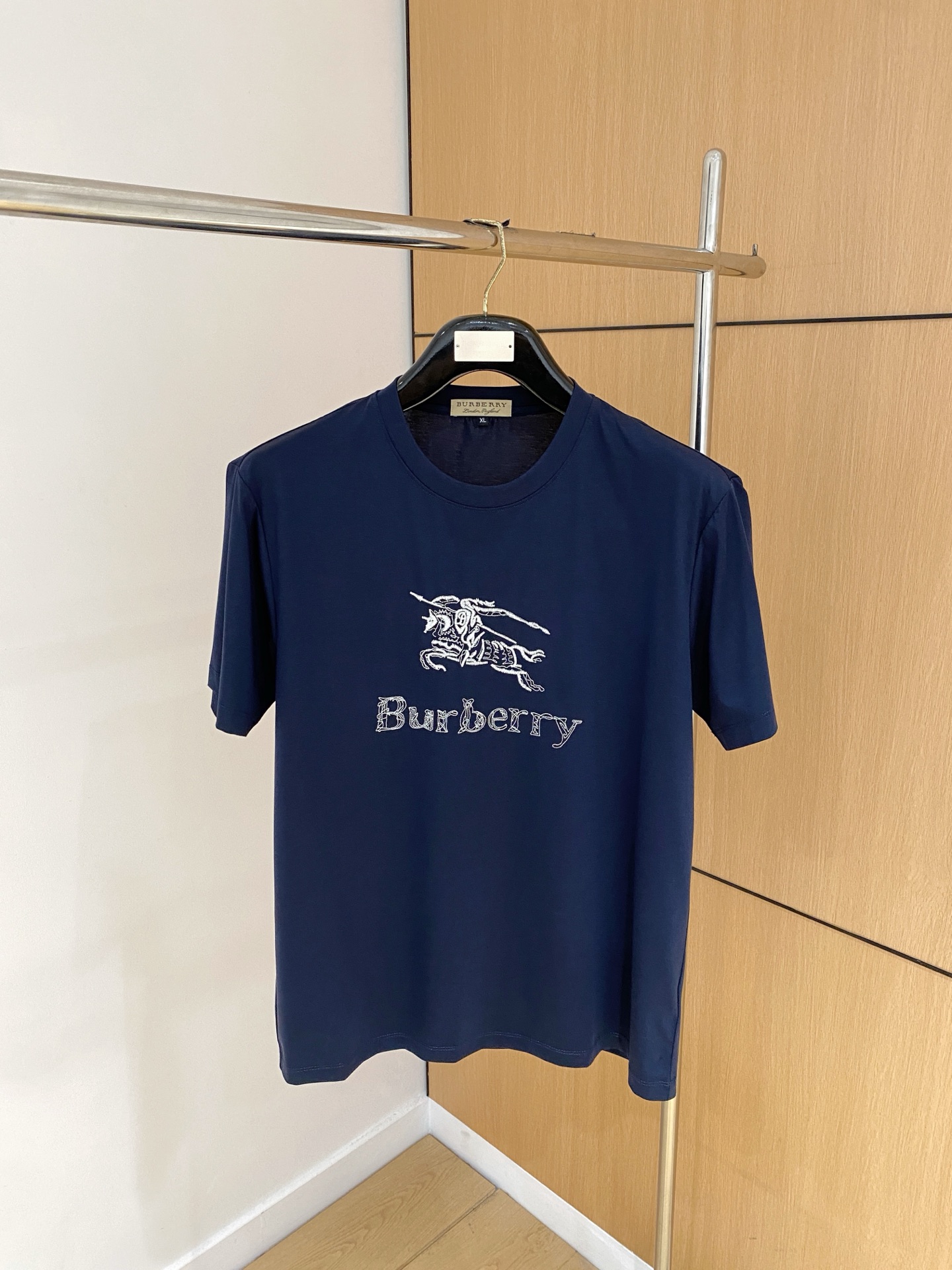 NO:162783,Burberry, the latest short-sleeved T-shirt in 2025, top printed letter pattern logo on the chest, fabric cotton, comfortable and soft, handsome and fashionable, code M-3XL, burberry, T-shirt, tees, t-shirt, alexander wang19860909巴宝莉、2025最新款短袖T恤,胸前顶级印花字母图案logo,面料棉 舒适柔软,帅气时尚,码数M-3XL,,burberry,T-shirt,tees，t-shirt,alexander wang,Men's clothing