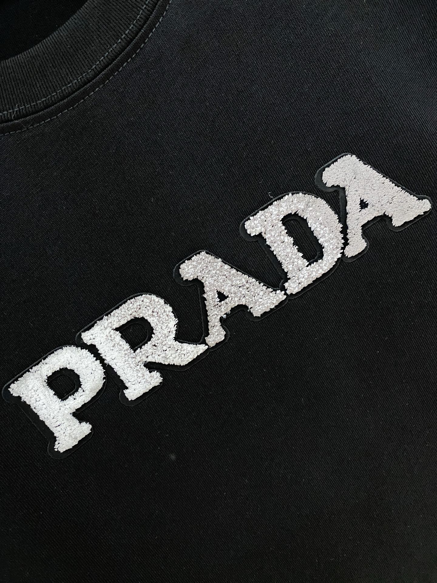 Prada  T-Shirt服装 5