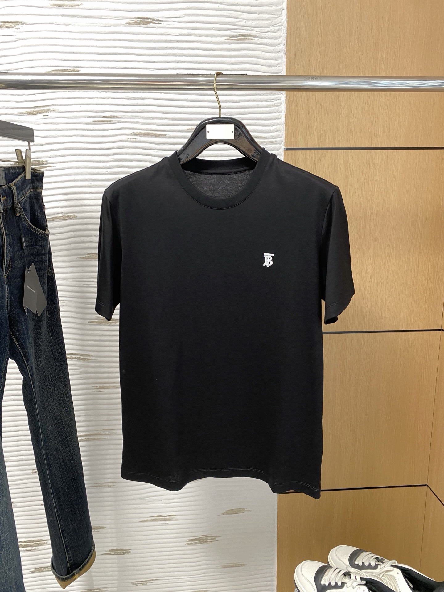 巴宝莉、2025最新款短袖T恤，胸前顶级印花字母图案logo，...