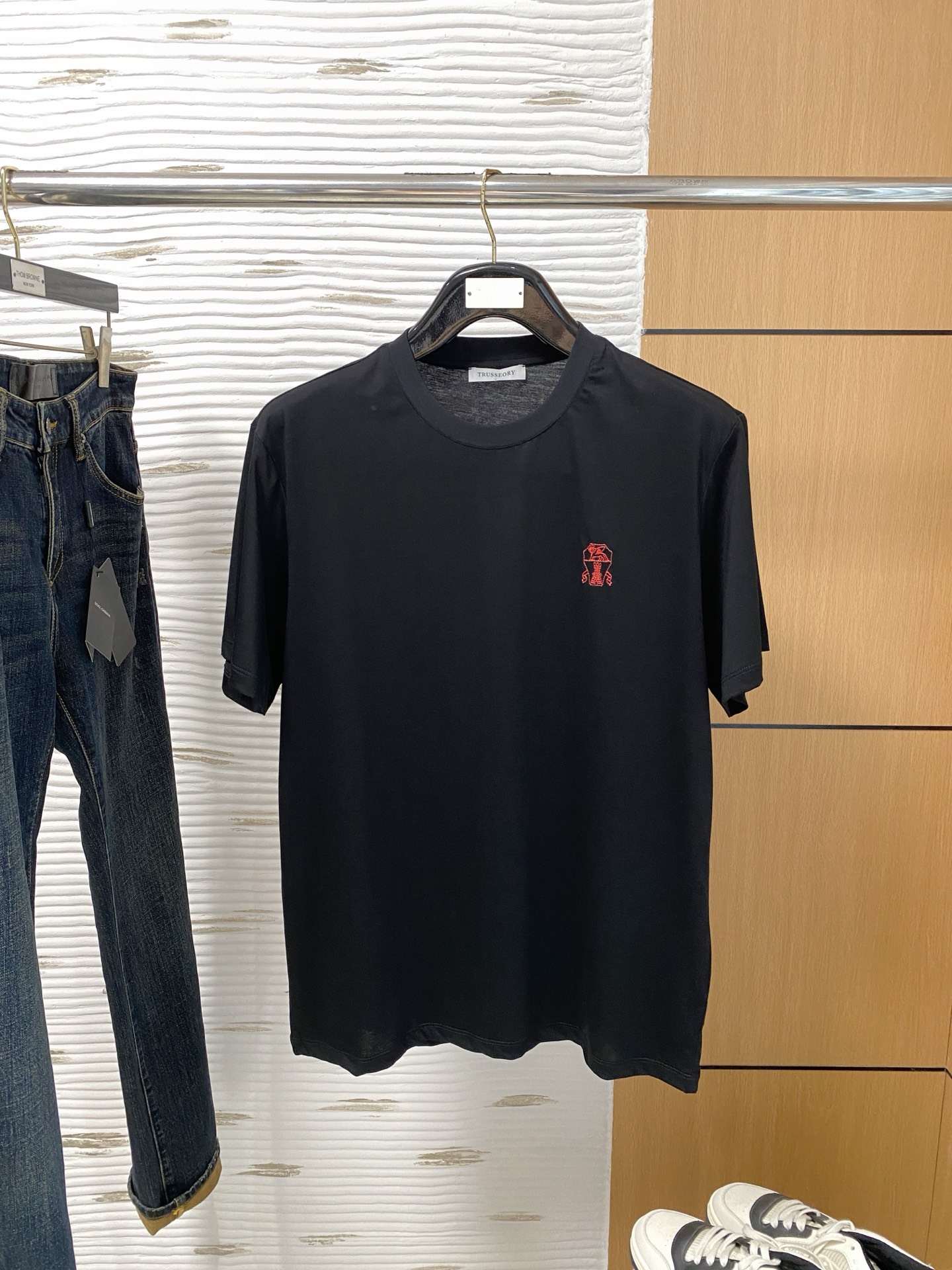 Brunello Cucinelli、2025最新款短袖T恤，胸前顶级印花字母图案...