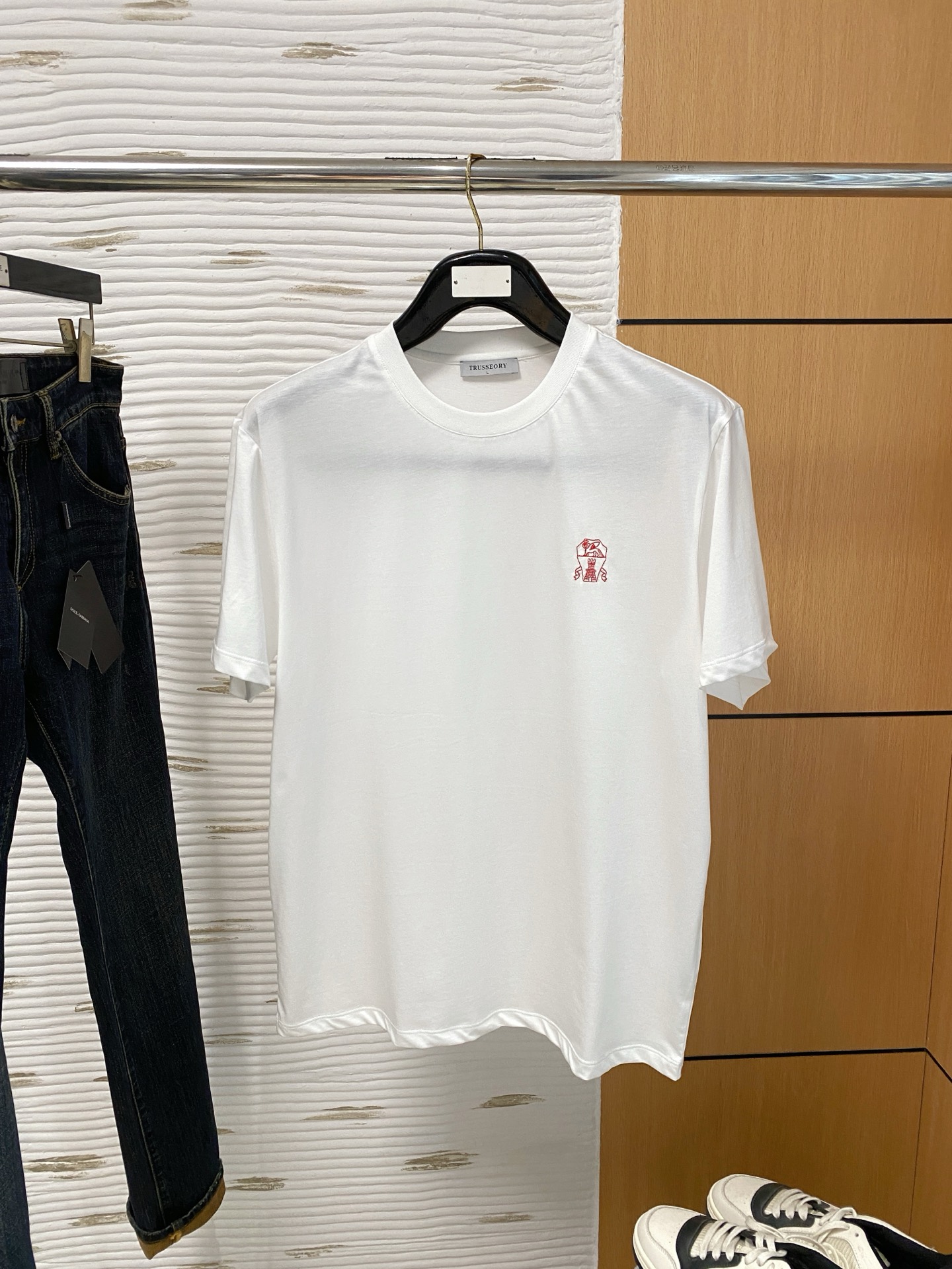 Brunello Cucinelli、2025最新款短袖T恤，胸前顶级印花字母图案...