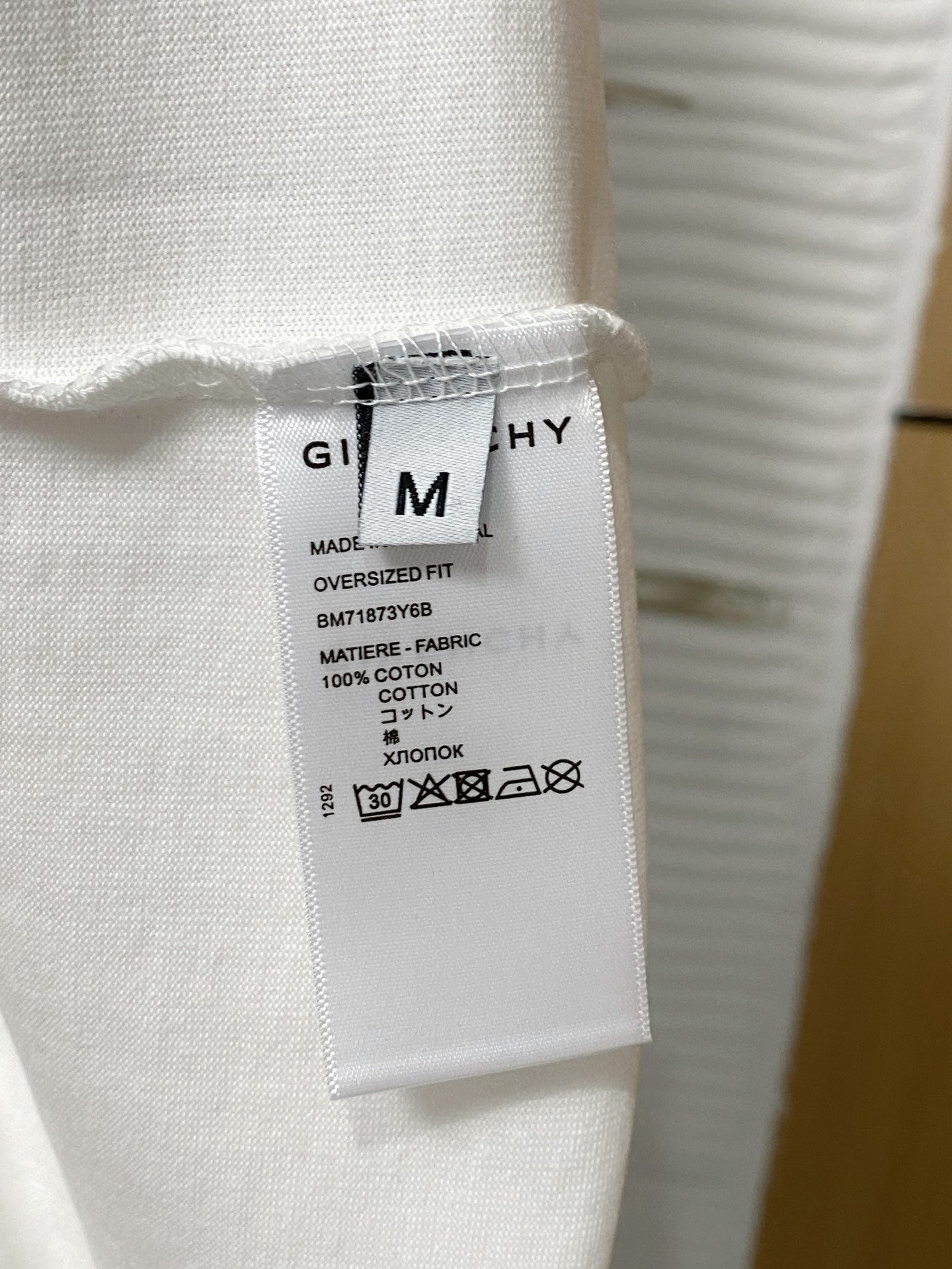 GIVENCHY  T恤服装 7