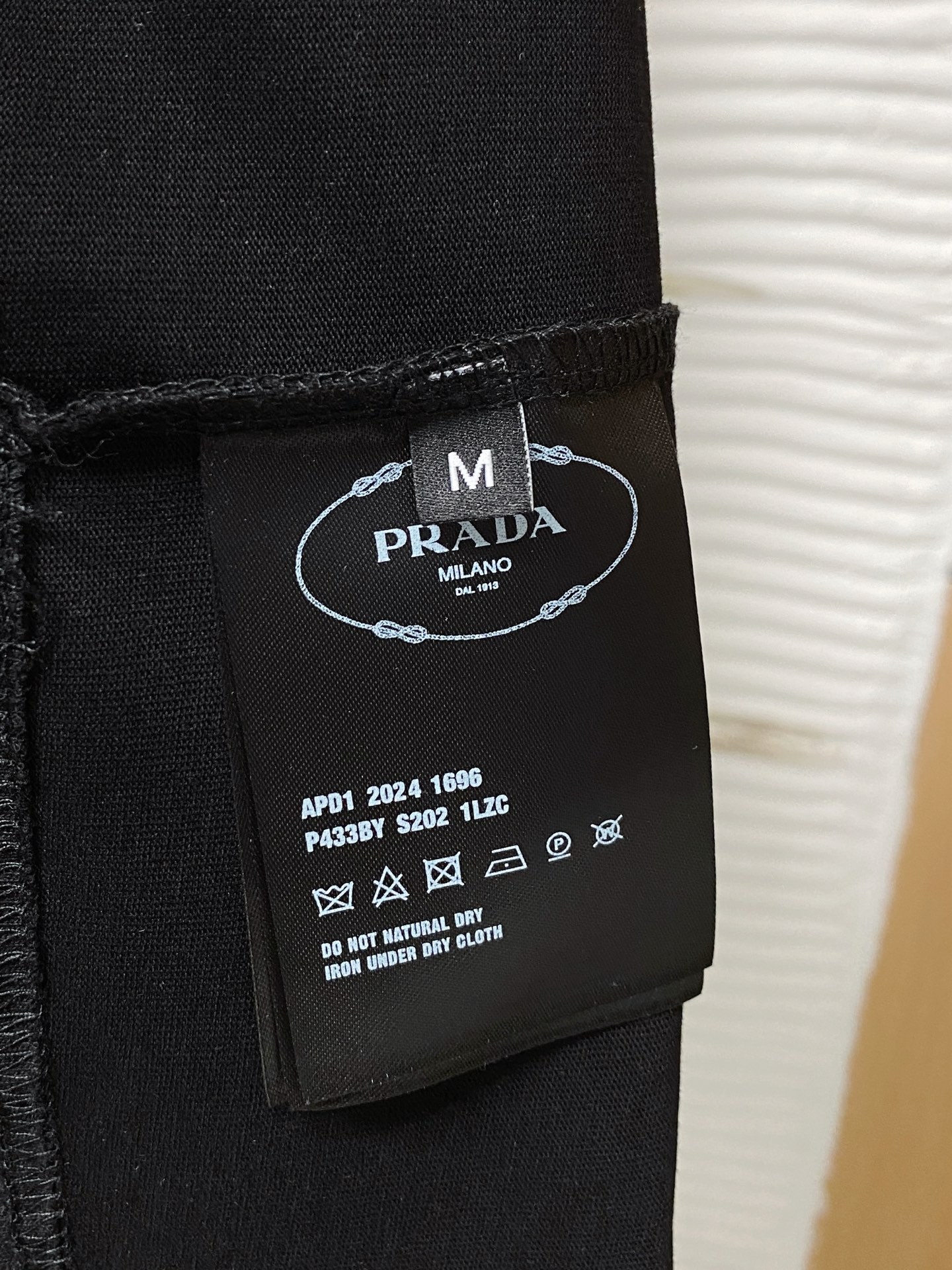 Prada  T-Shirt服装 8