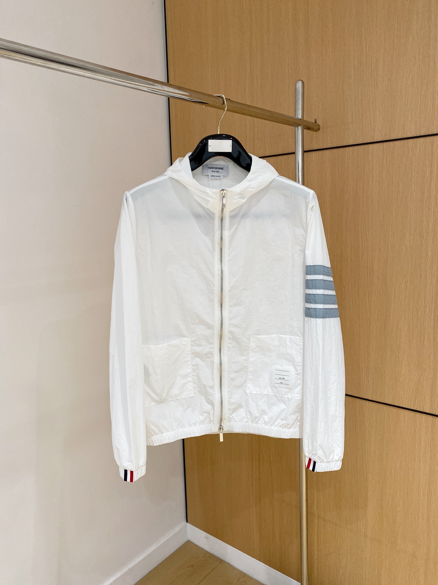 NO:523521,TB, 2025 latest products, fashionable and casual windbreaker, top-level original fabric, comfortable to wear, 0-4 sizes, alexander wang19860909TB、2025最新品,时尚休闲风衣,顶级原版面料打造,穿着舒适,码数0-4,,alexander wang,Men's clothing