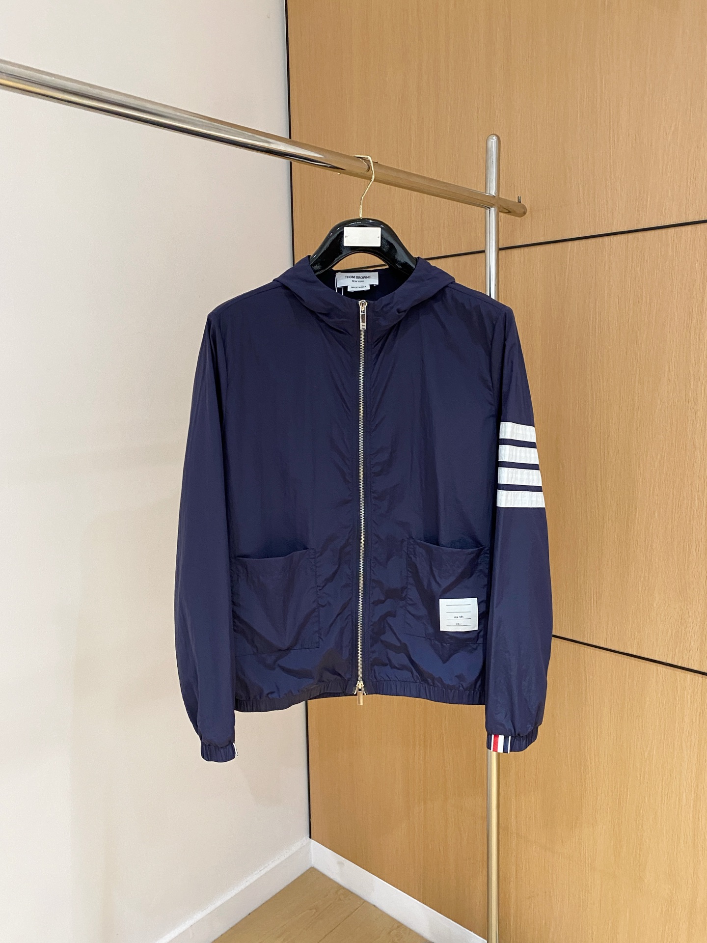 NO:523533,TB, 2025 latest products, fashionable and casual windbreaker, top-level original fabric, comfortable to wear, 0-4 sizes, alexander wang19860909TB、2025最新品,时尚休闲风衣,顶级原版面料打造,穿着舒适,码数0-4,,alexander wang,Men's clothing