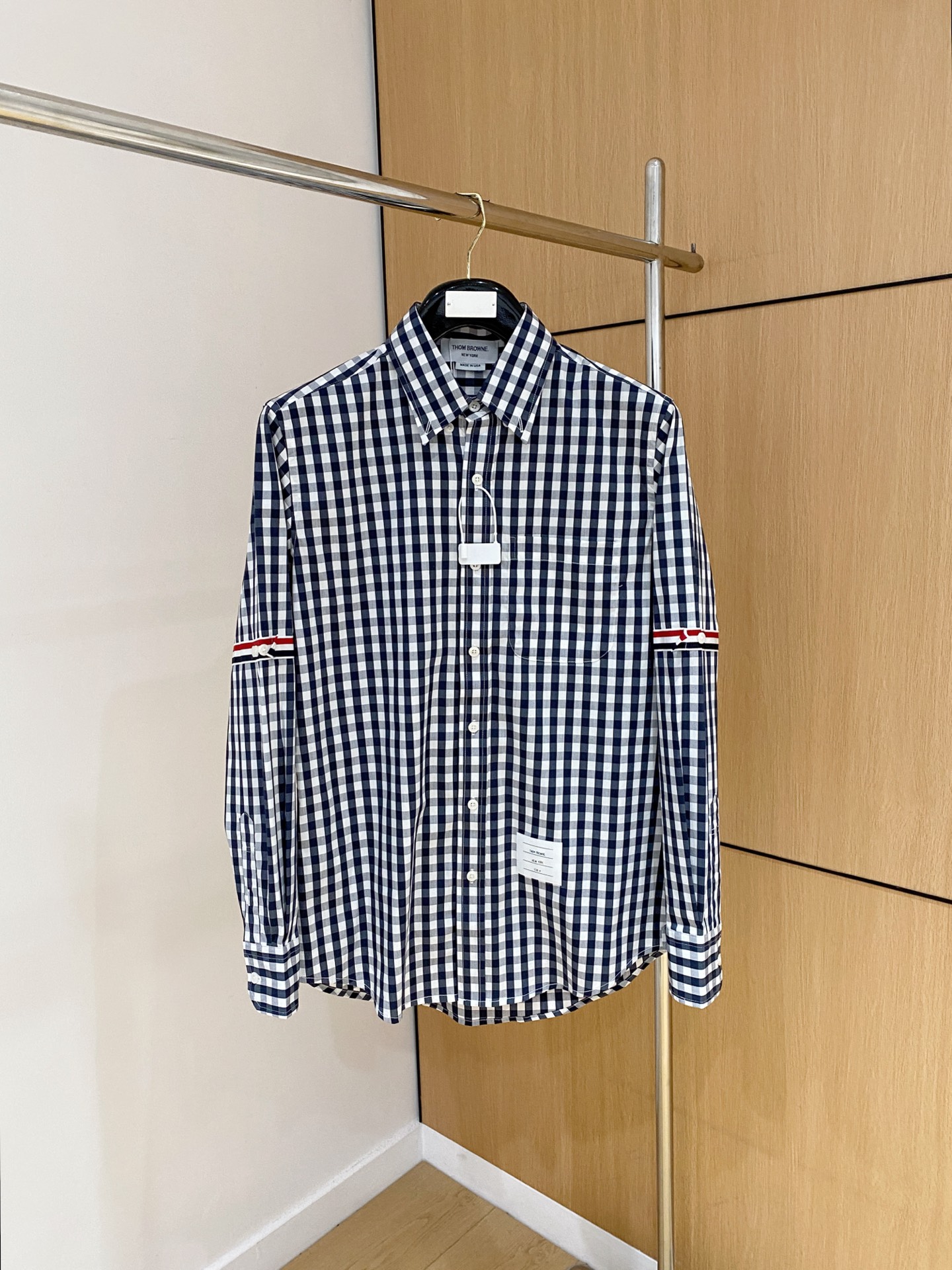 NO:523506,TB, the latest shirt in 2025, top printed letter pattern logo on the chest, fabric cotton, comfortable and soft, handsome and fashionable, size 0-4,,shirts,alexander wang19860909TB、2025最新款衬衫,胸前顶级印花字母图案logo,面料棉 舒适柔软,帅气时尚,码数0-4,,shirts,alexander wang,Men's clothing
