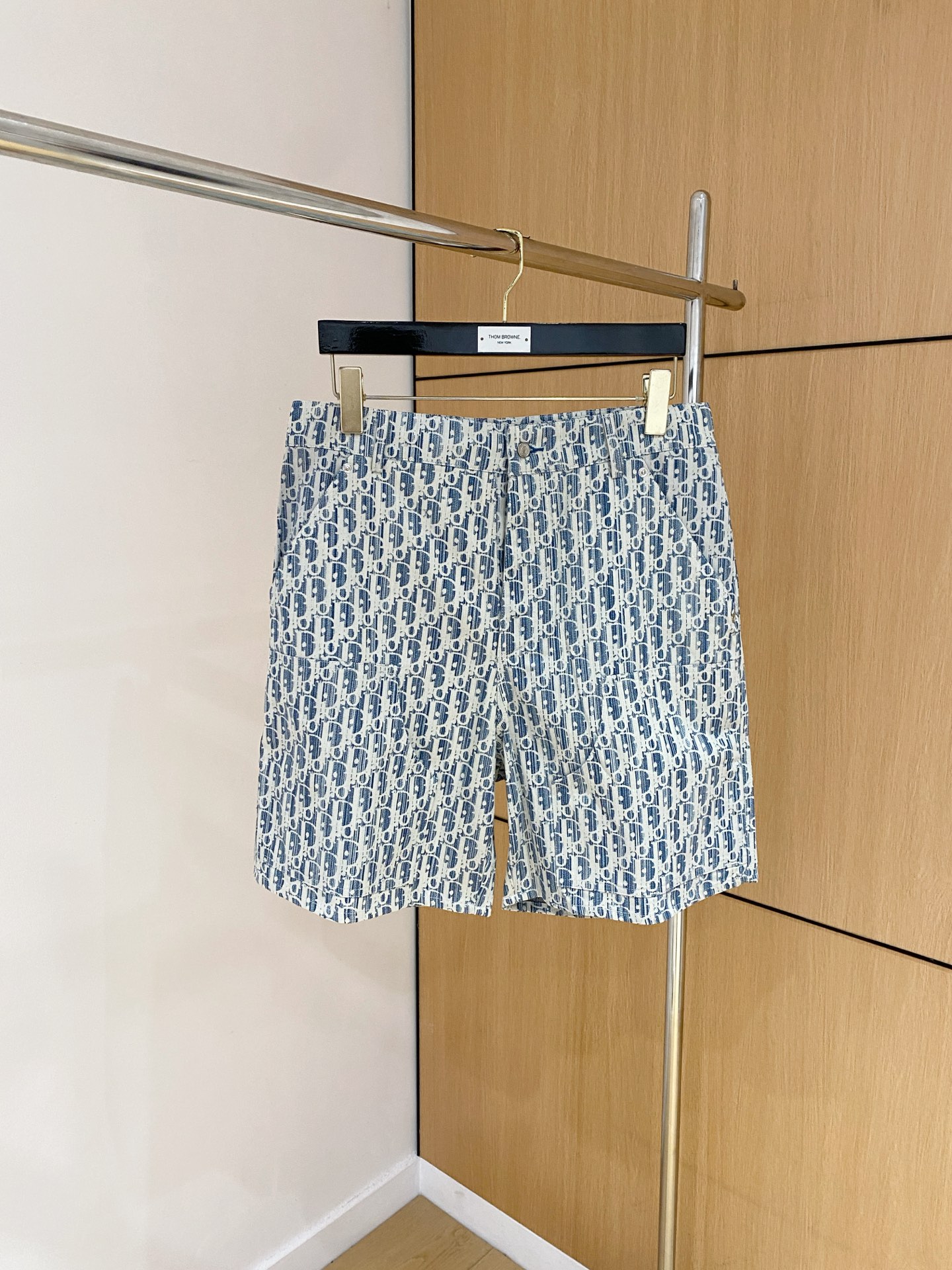 NO:523512,Dior, 2025 latest shorts, top printed letter pattern logo on the chest, fabric cotton, comfortable and soft, handsome and fashionable, size 0-4,,dior, shorts,alexander wang19860909迪奥、2025最新款短裤,胸前顶级印花字母图案logo,面料棉 舒适柔软,帅气时尚,码数0-4,,dior,shorts,alexander wang,Men's clothing