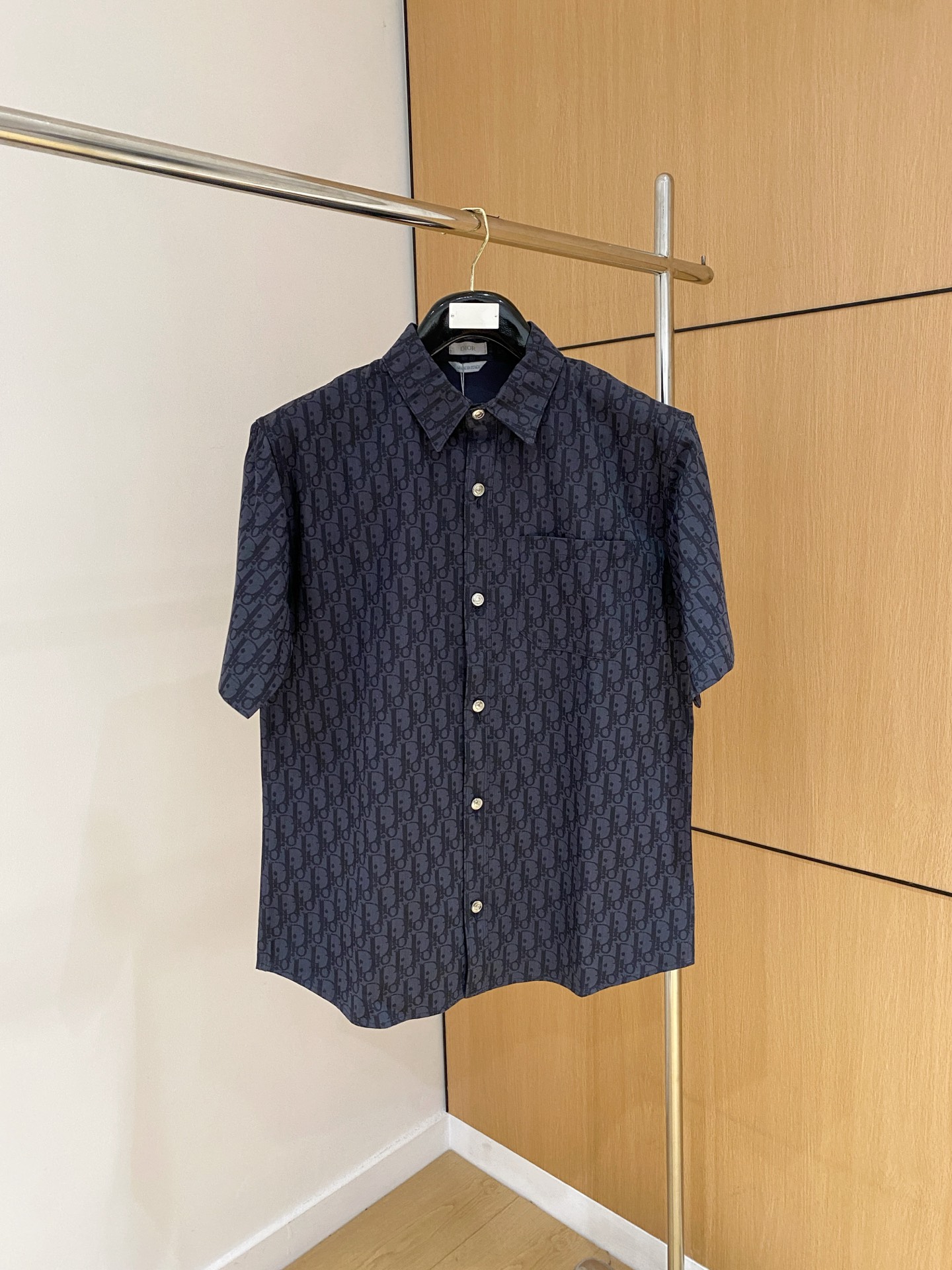 NO:523515,PDIO, 2025 latest shirt, top printed letter pattern logo on the chest, fabric cotton, comfortable and soft, handsome and fashionable, 0-4,,dior,shirts,alexander wang19860909Ｐ迪奥、2025最新款衬衫,胸前顶级印花字母图案logo,面料棉 舒适柔软,帅气时尚,码数0-4,,dior,shirts,alexander wang,Men's clothing