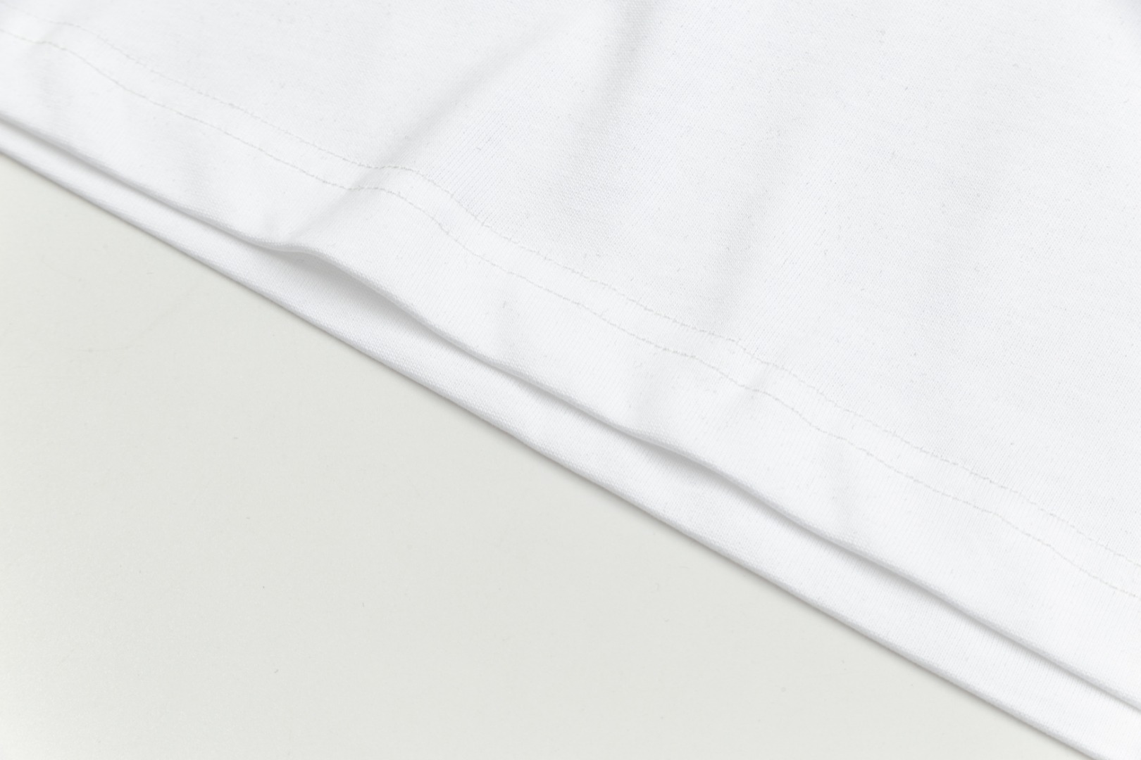 Descente 25Ss Estampada de Manga Corta Unisex - Cómoda y Moderna 9 o 1inp1qvs7eu4iju108u1pumtlo7