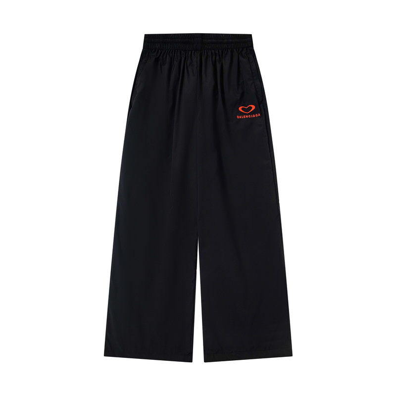 P115 Balenciaga /巴黎世家 25ss 七夕限定款运动休闲裤 前幅经典字母爱心刺绣工艺 环保科技进口尼龙功能性面料 定制1:1五金拉链 宽松版型 男女同款 -Color: 黑色 -Size: 1 2 3 4