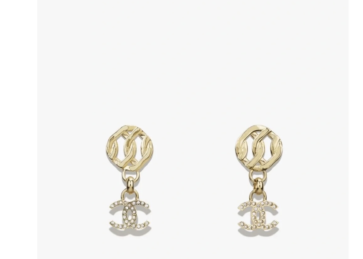 NO:101275,Ch@nel New 24p hollow double C earrings with crystal inlaid with classic double C elements, full of high-end feel!  The golden hollow is very popular when you see it, and it is very gentle and elegant!  Code 1101, Chanel earrings, chanel, earrings19860909Ch@nel 新款24p镂空双c耳环 水晶镶嵌经典的双c元素,高级感满满！金色镂空一眼看到就很喜欢,非常的气质柔美！ 编码1101,香奈儿耳钉,chanel,earrings,Jewelry