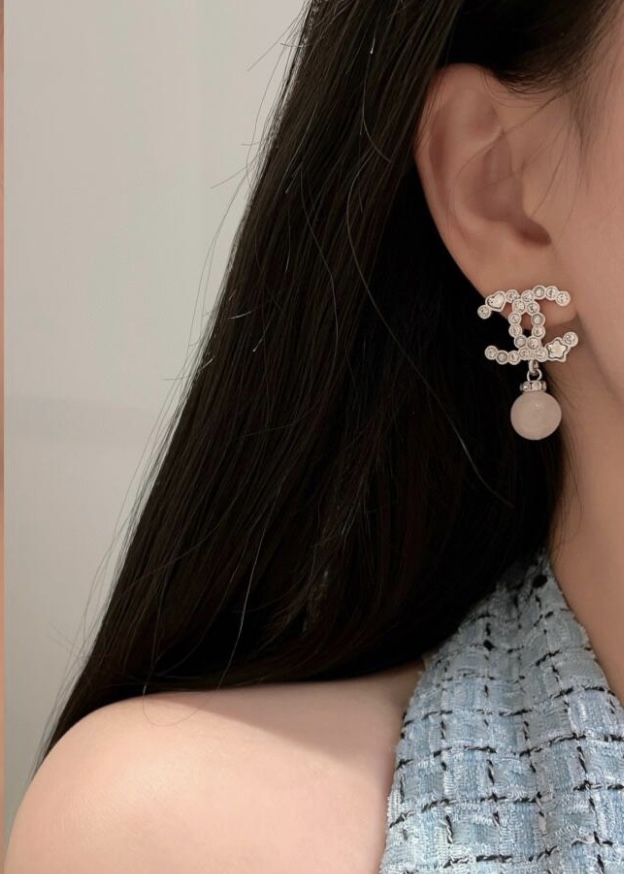 NO:722542,Ch@nel 25p earrings, very classic double C elements, embellished with white crystal stars and heart patterns, and a single glass pearl, white and high-end!  Daily simplicity ~, Chanel earrings, chanel, earrings19860909Ch@nel 25p耳环 非常经典的双c元素,白色水晶星星桃心图案点缀,单颗琉璃珍珠显白又高级！日常简约～,香奈儿耳钉,chanel,earrings,Jewelry