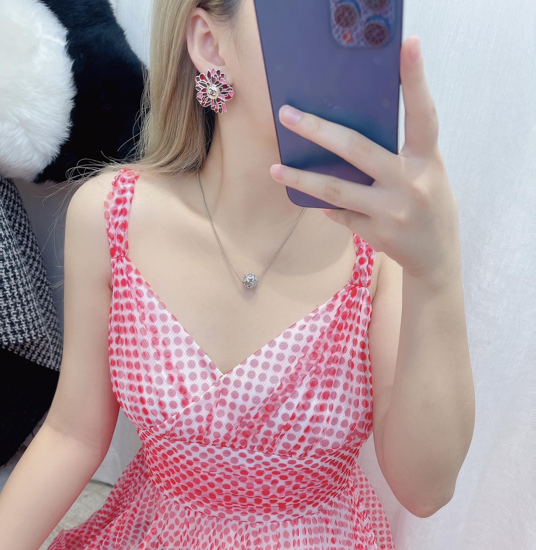 NO:633726,[New Product Sharing] Ch@nel new 25a flower ear clip, colored glass with flower pattern, combined with the brand's classic double C, the color is bright and conspicuous. Fashionable and elegant!  ,,Cardia high-end jewelry19860909【新品分享】 Ch@nel 新款25a花耳夹 彩色琉璃搭配花朵图案,结合品牌经典双c ,颜色鲜艳又显眼.时尚优雅！,,卡迪亚高端饰品,Jewelry