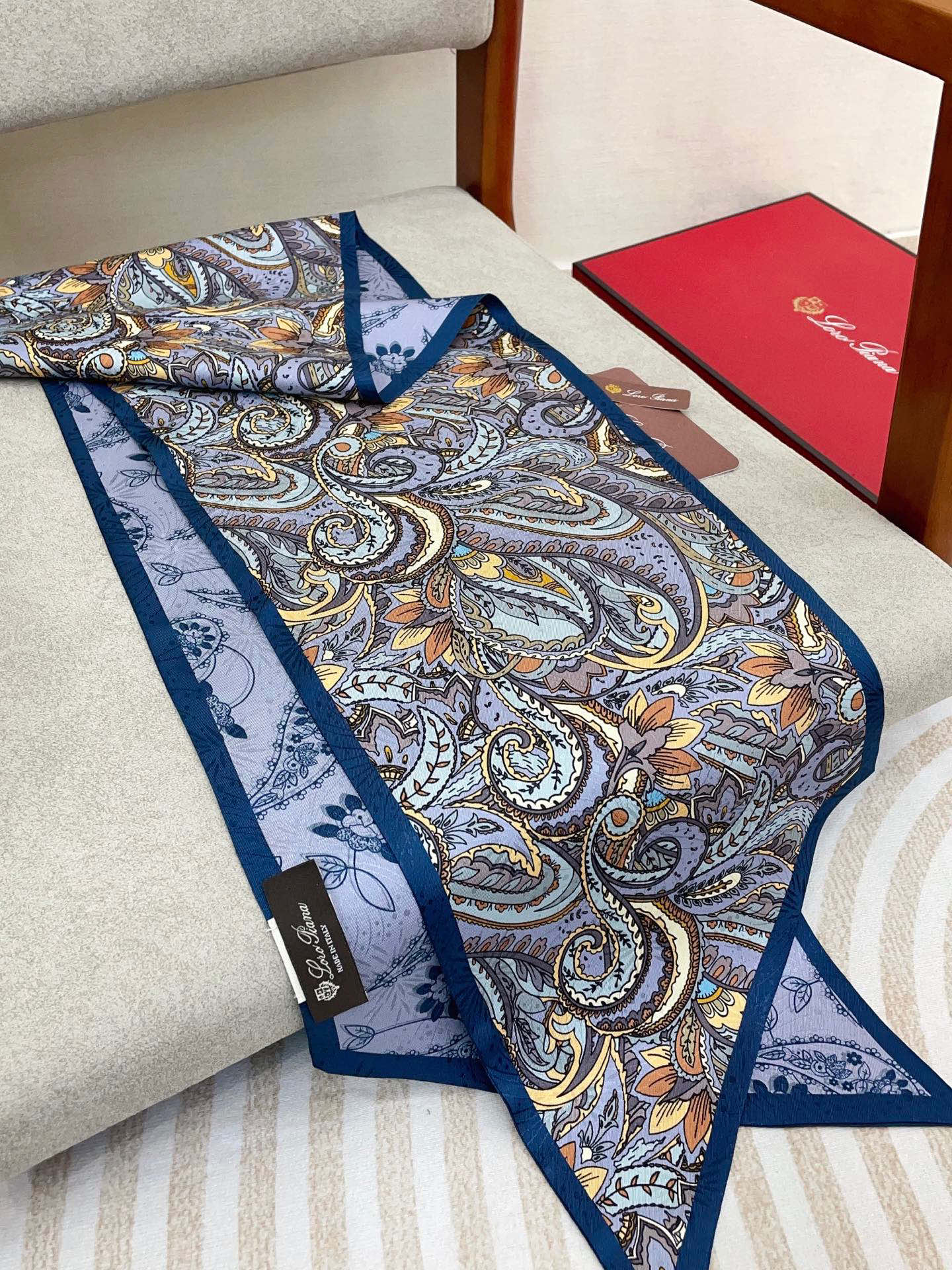 ✨✨【双层真丝 暗纹提花】新品 LP【腰果花大飘带】真丝双层大飘带秋季 随意切换造型 ,小巧又不失优雅的