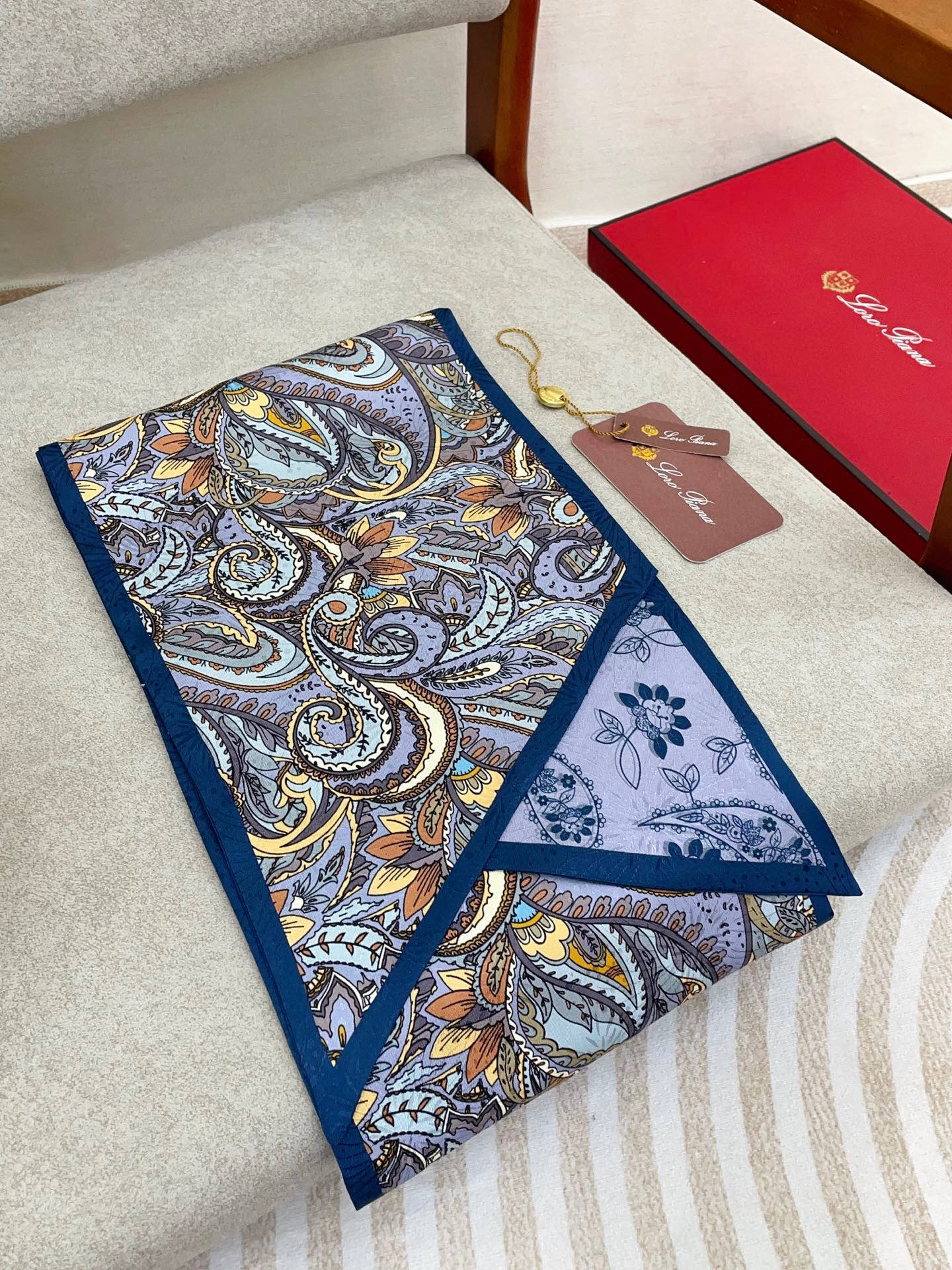 ✨✨【双层真丝 暗纹提花】新品 LP【腰果花大飘带】真丝双层大飘带秋季 随意切换造型 ,小巧又不失优雅的
