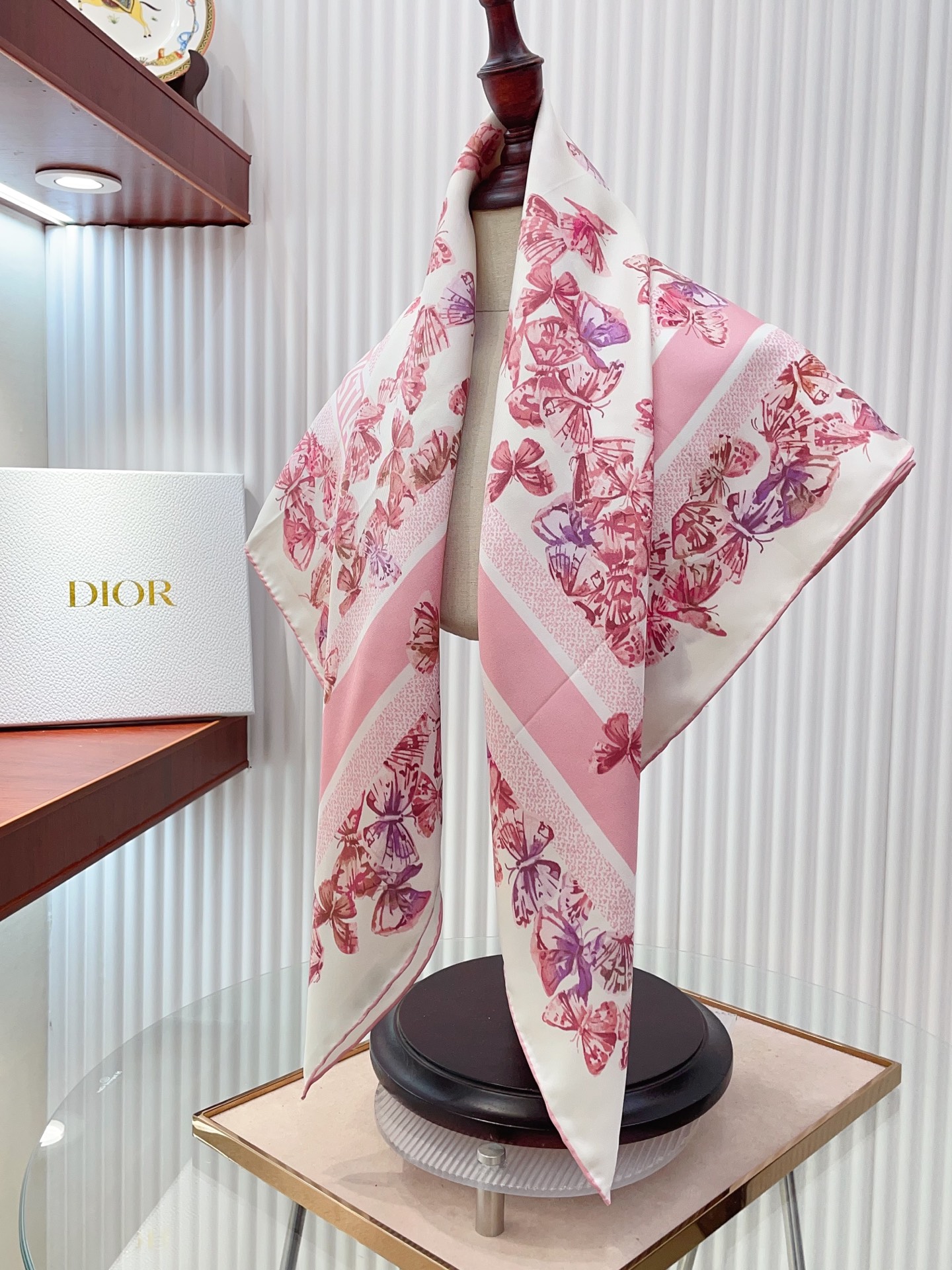 ✨✨【18姆米 双面同色】高级感爆棚❗️CD【蝴蝶🦋元素90】高级时髦风‼️配色非常考究，图案匠心，上身