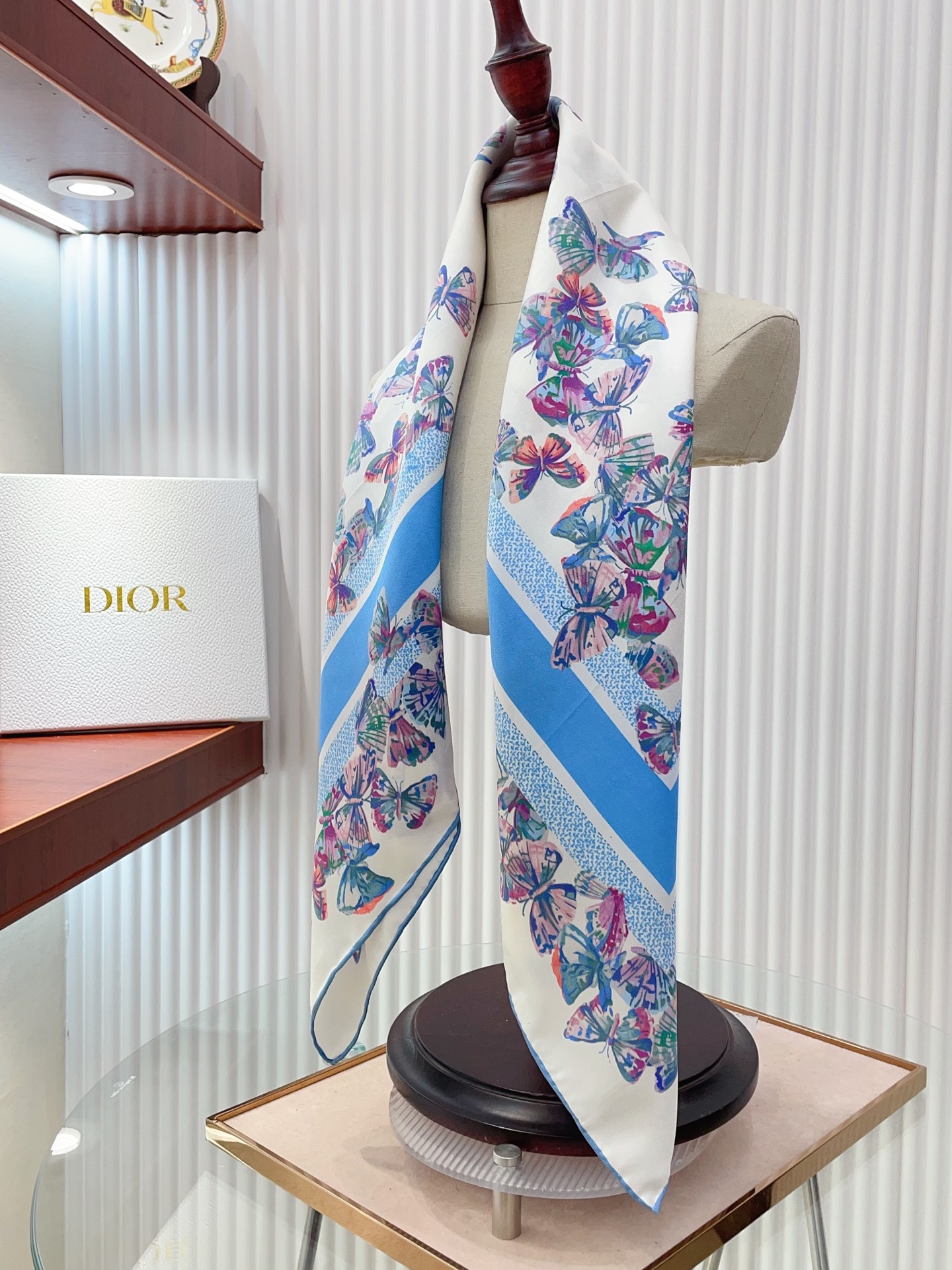✨✨【18姆米 双面同色】高级感爆棚❗️CD【蝴蝶🦋元素90】高级时髦风‼️配色非常考究，图案匠心，上身