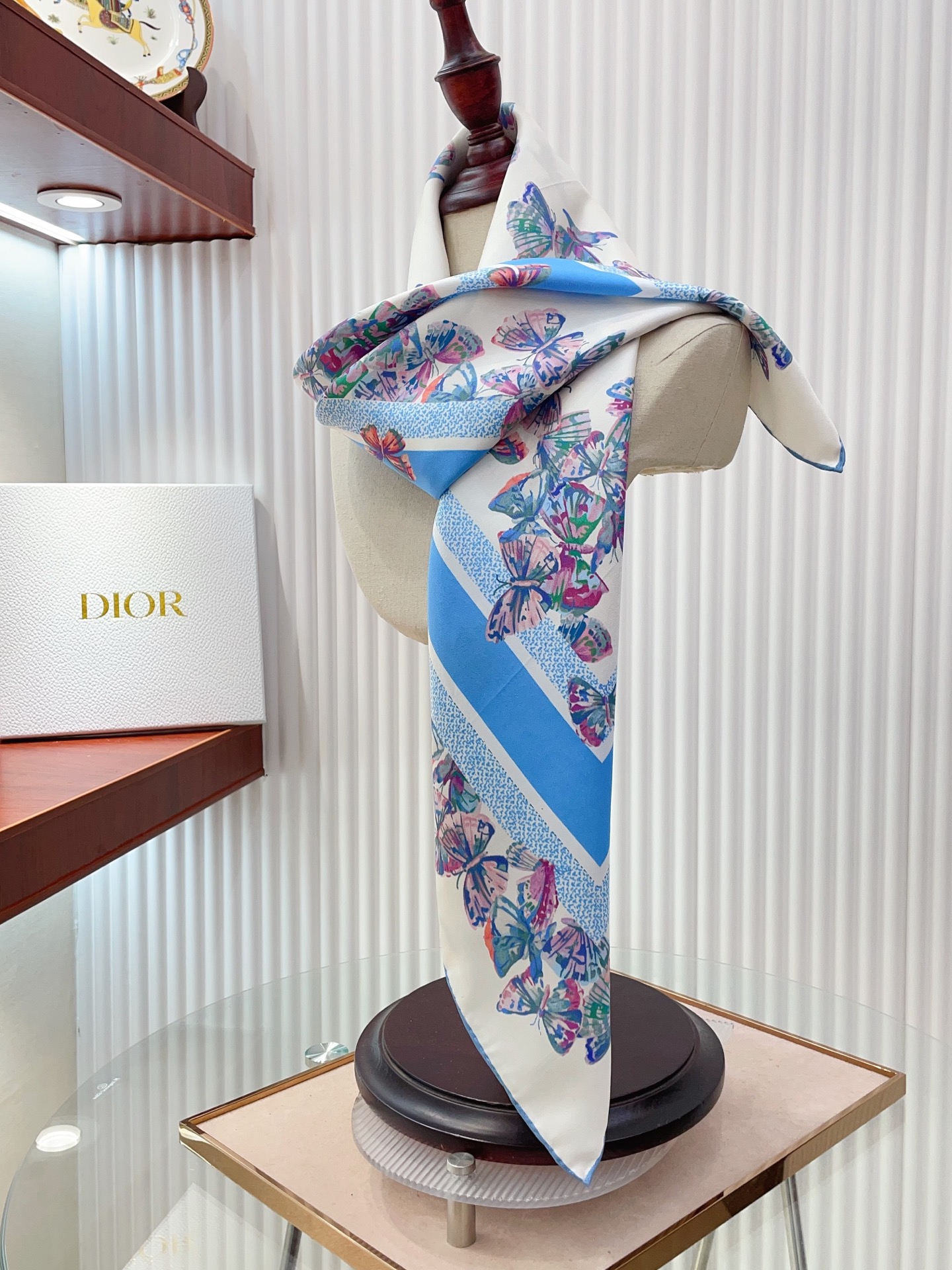 ✨✨【18姆米 双面同色】高级感爆棚❗️CD【蝴蝶🦋元素90】高级时髦风‼️配色非常考究，图案匠心，上身