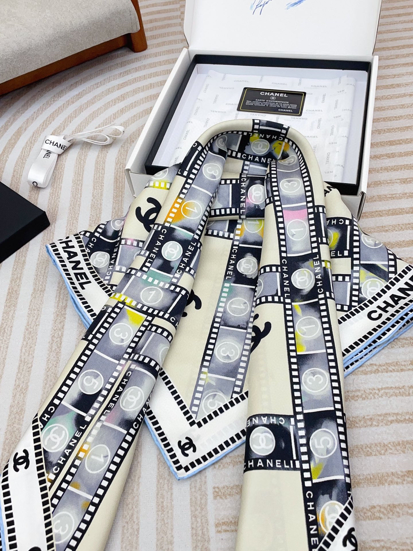 ✨✨【18姆米 双面同色】新款CH【彩色胶片🎞️图案】‼️美翻了流泪御用殿堂级极品‼️经典元素图案设计风
