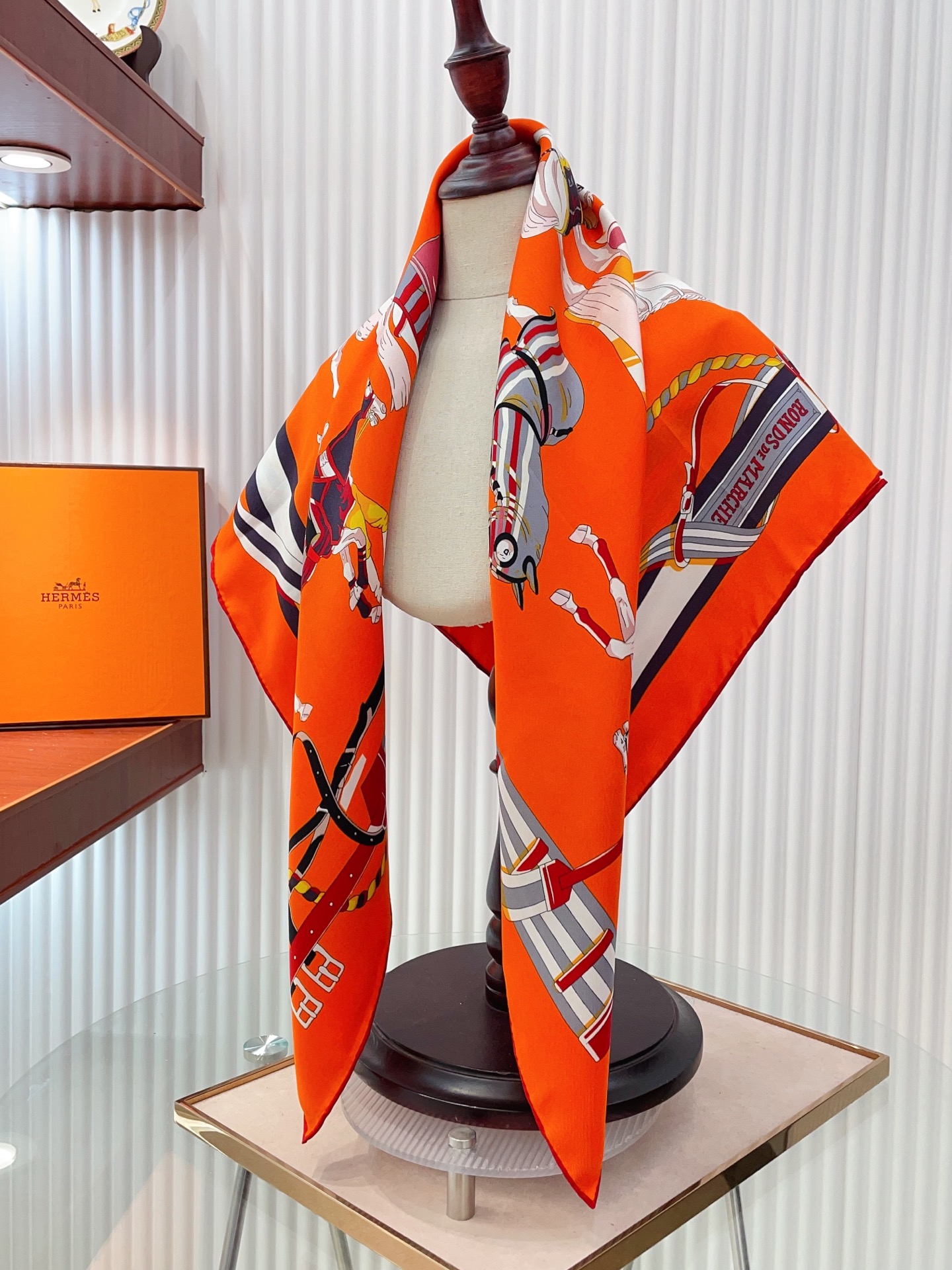 [Hermès Scarves]