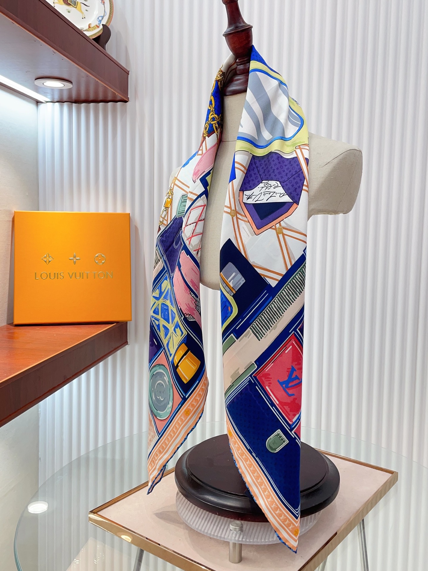 ✨✨【16姆米 单面】上身效果疯狂的喜欢❗️专柜也是刚刚上架的，L*最最新款~非常有看头，L的这类元素一