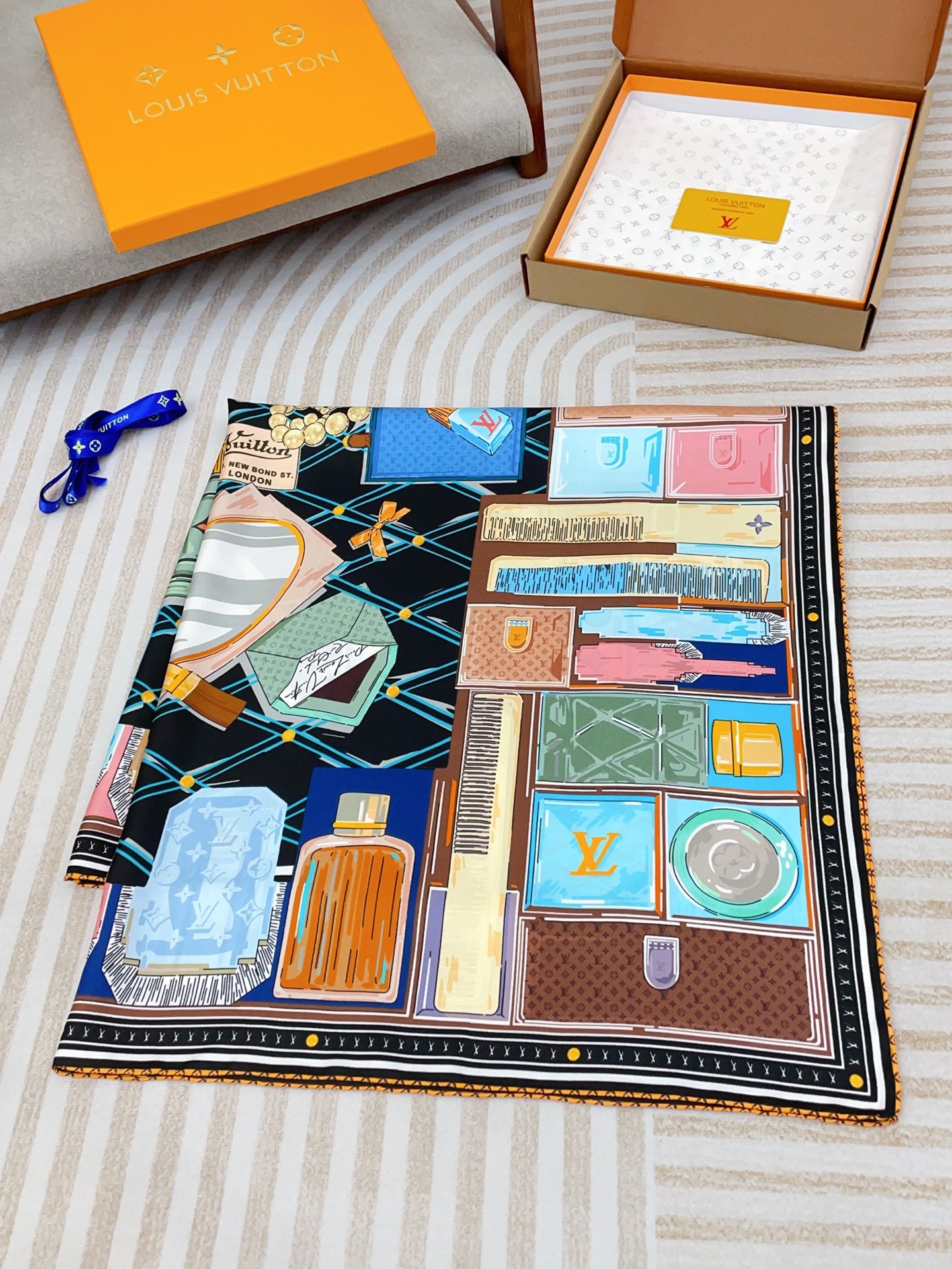 ✨✨【16姆米 单面】上身效果疯狂的喜欢❗️专柜也是刚刚上架的，L*最最新款~非常有看头，L的这类元素一