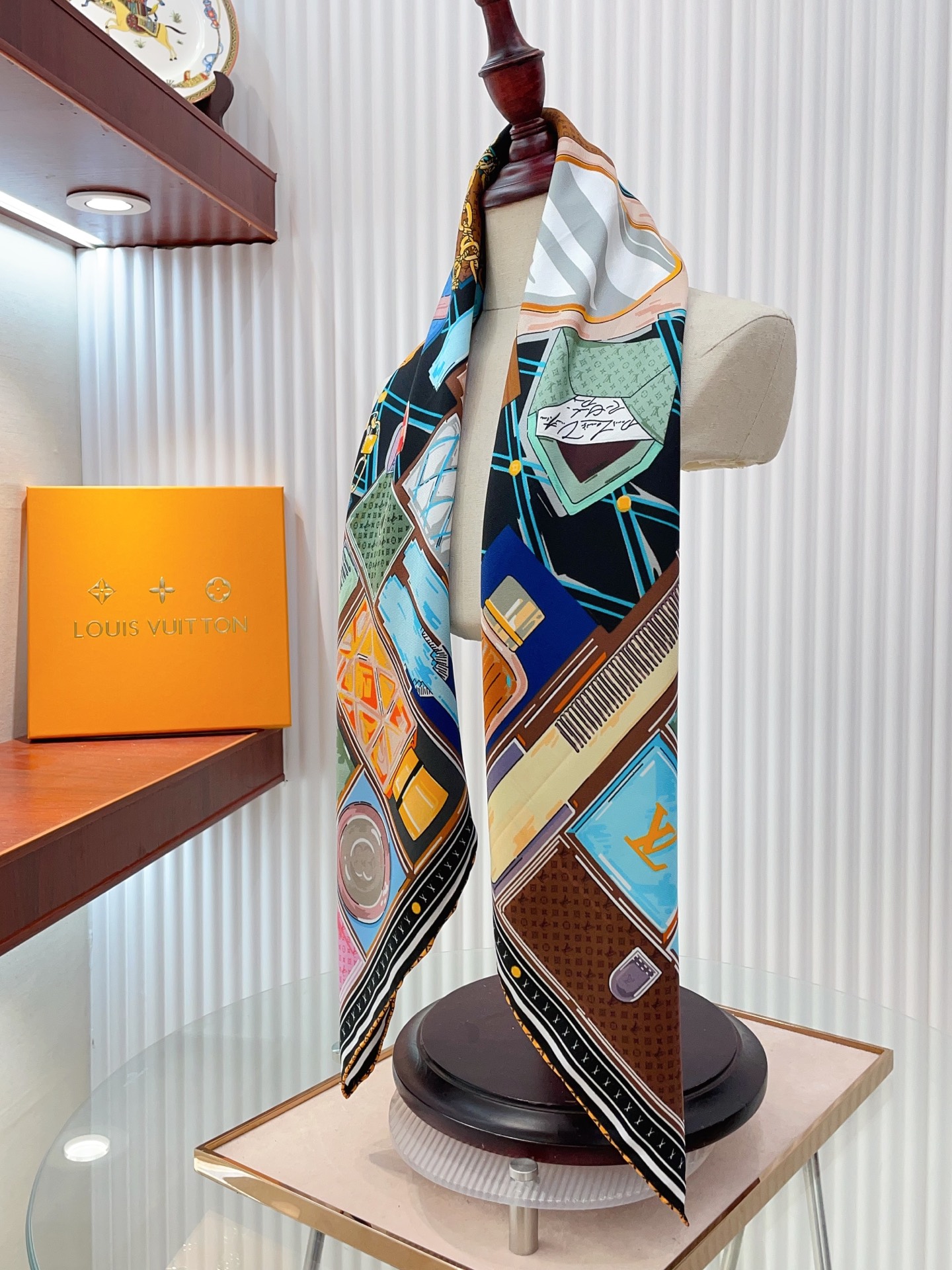 ✨✨【16姆米 单面】上身效果疯狂的喜欢❗️专柜也是刚刚上架的，L*最最新款~非常有看头，L的这类元素一