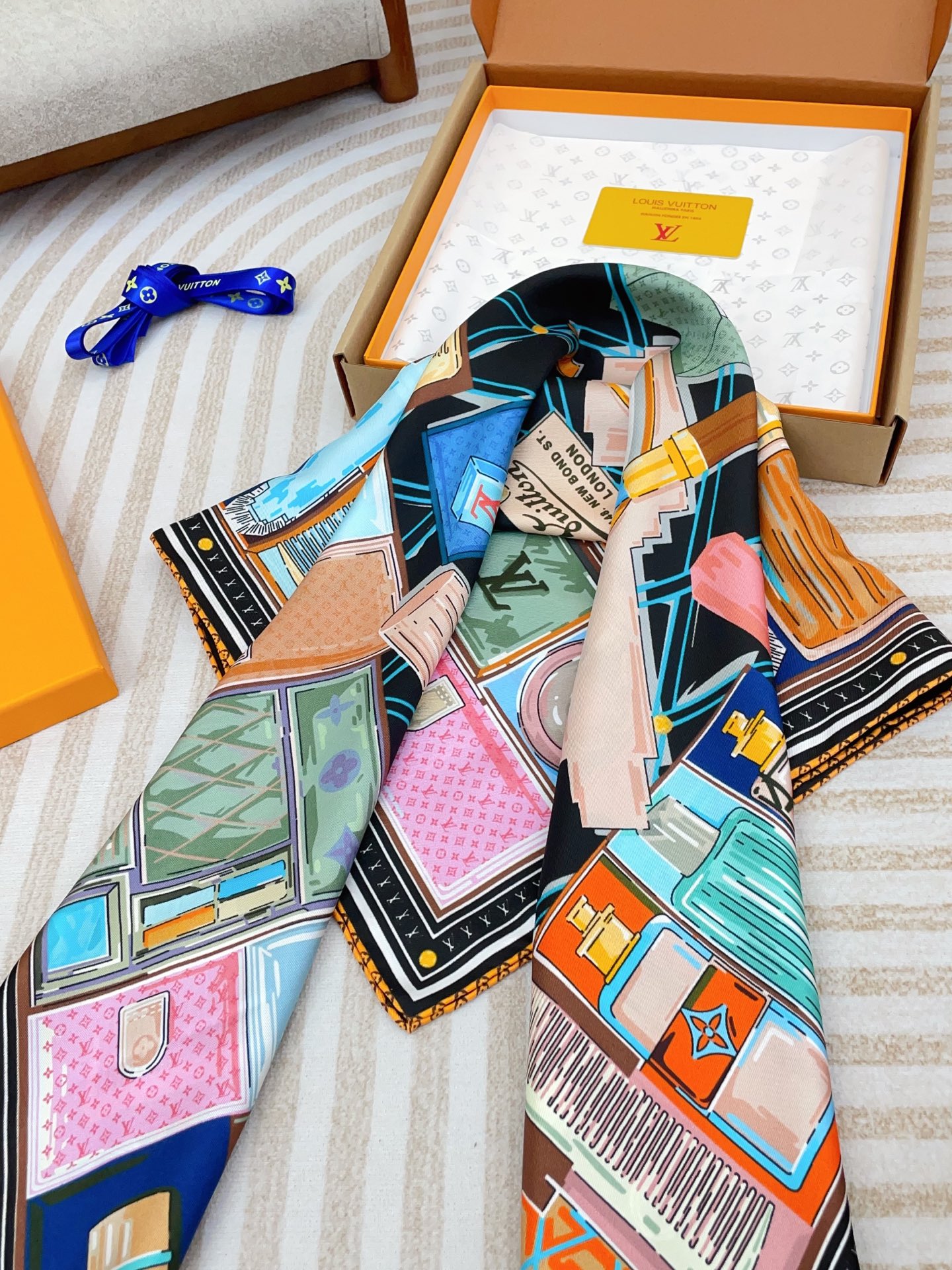 ✨✨【16姆米 单面】上身效果疯狂的喜欢❗️专柜也是刚刚上架的，L*最最新款~非常有看头，L的这类元素一